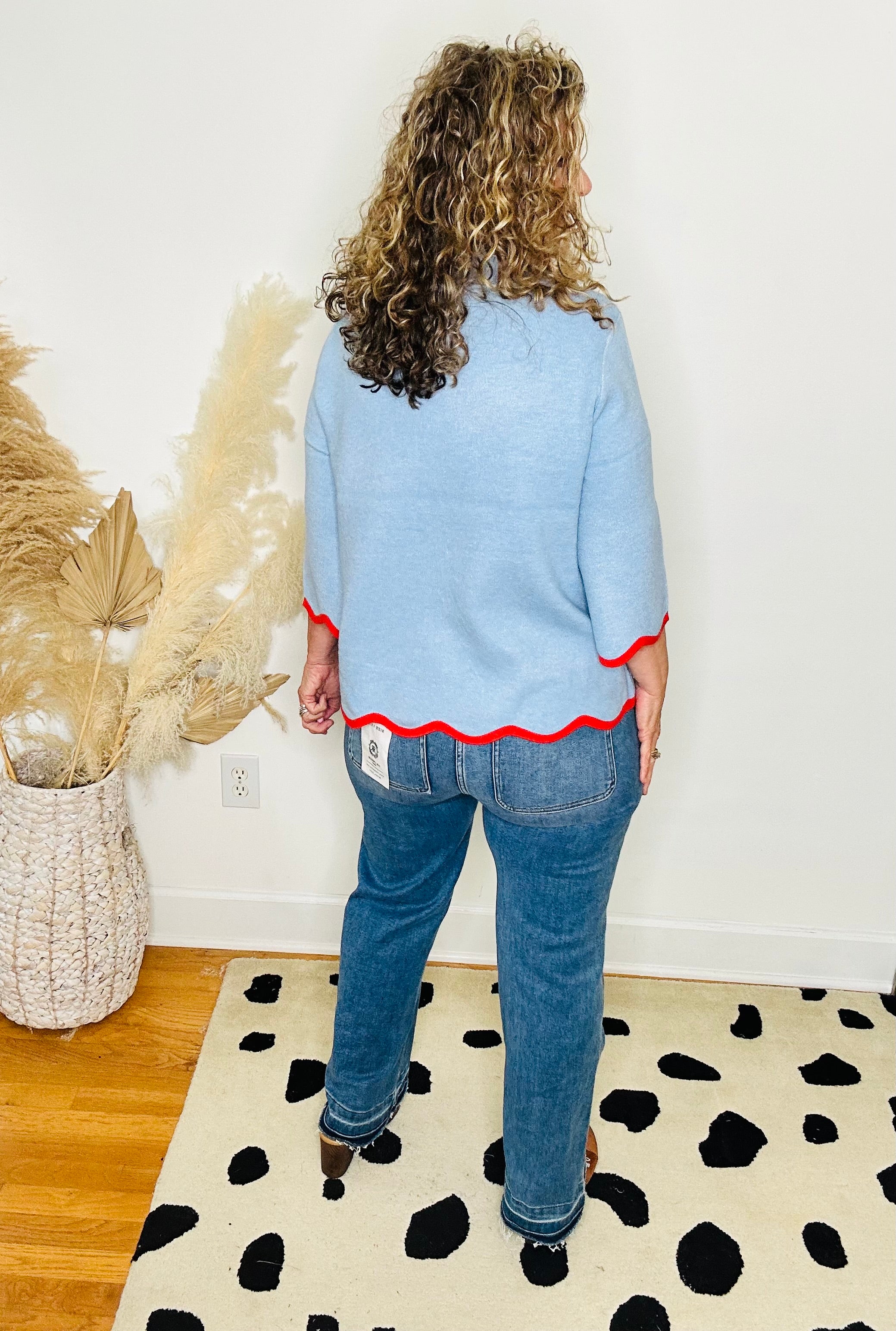 SCALLOPED CONTRAST MARGARET SWEATER