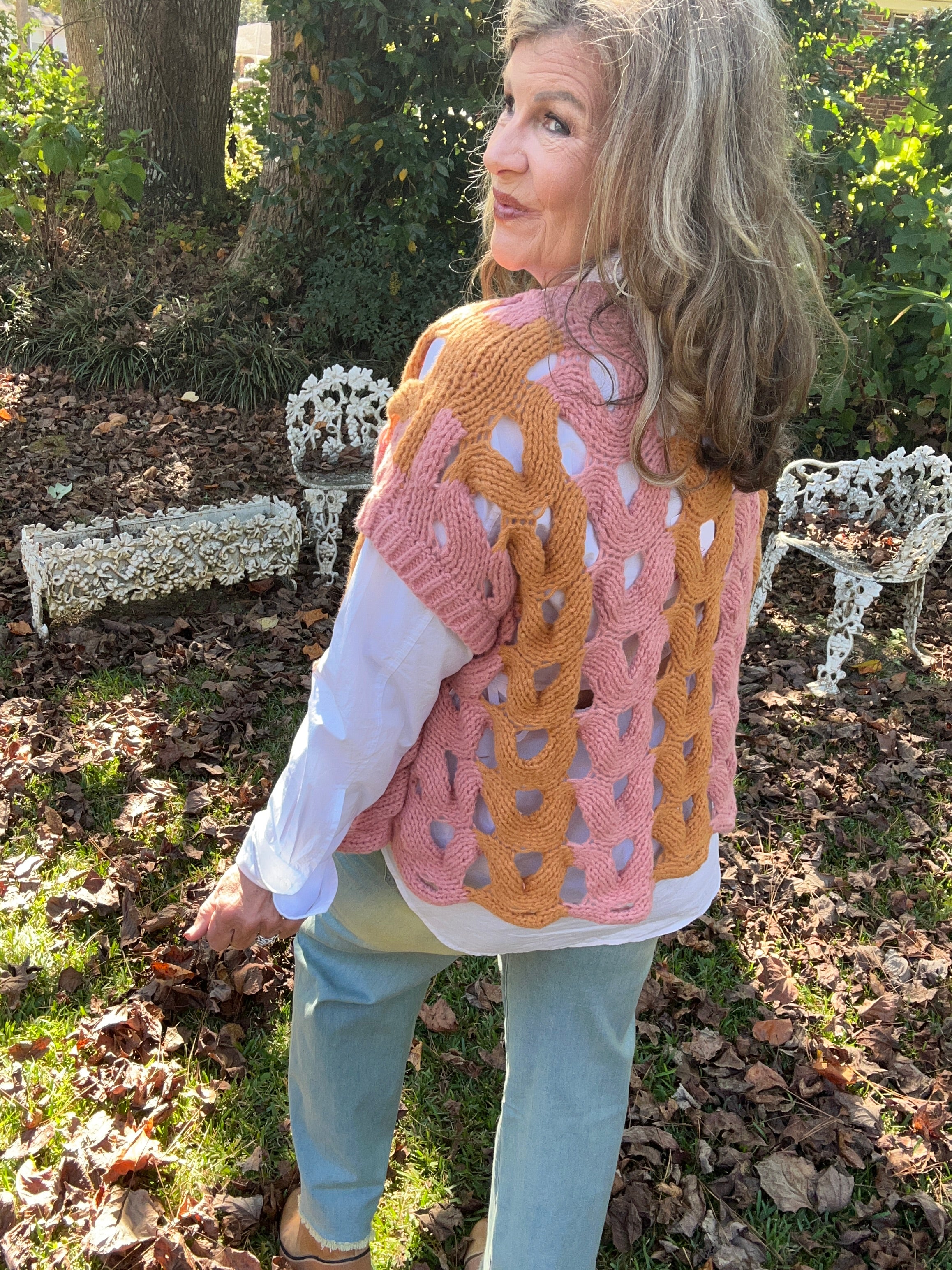 AUTUMN STROLL OPEN KNIT SWEATER VEST