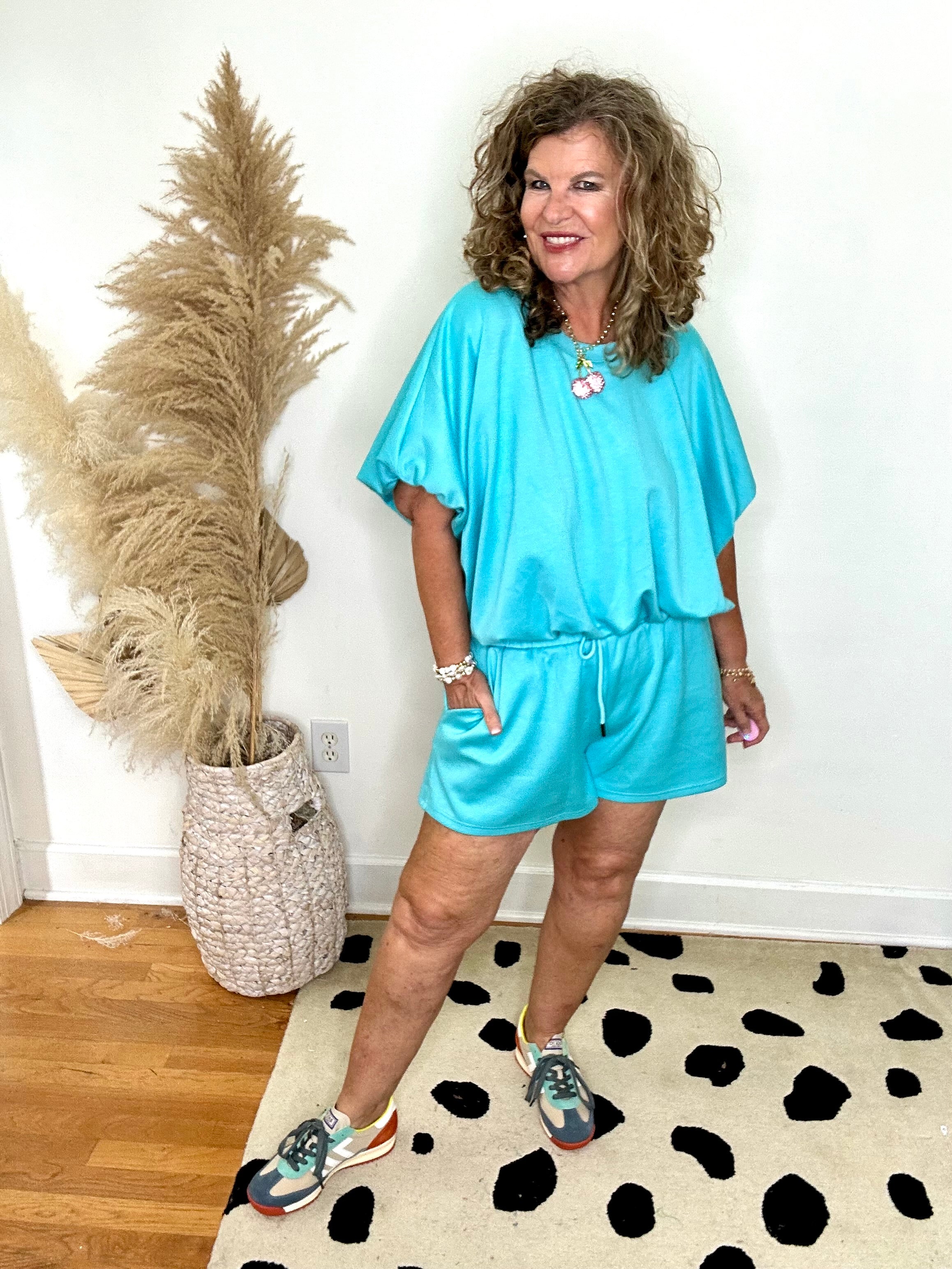 SOLID HIGH-WAIST PULL ON SHORT