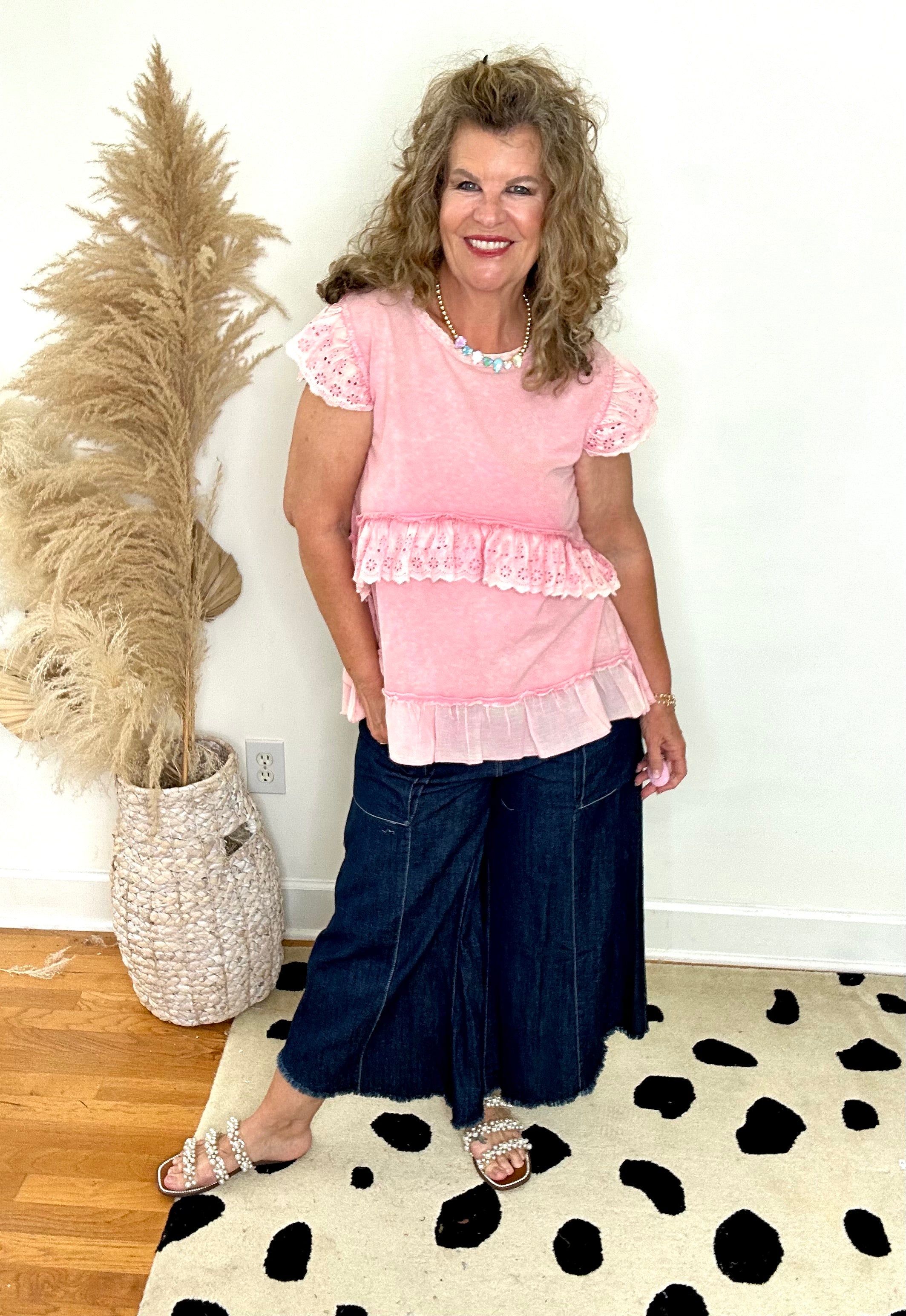 FRAYED DENIM CROP PANT