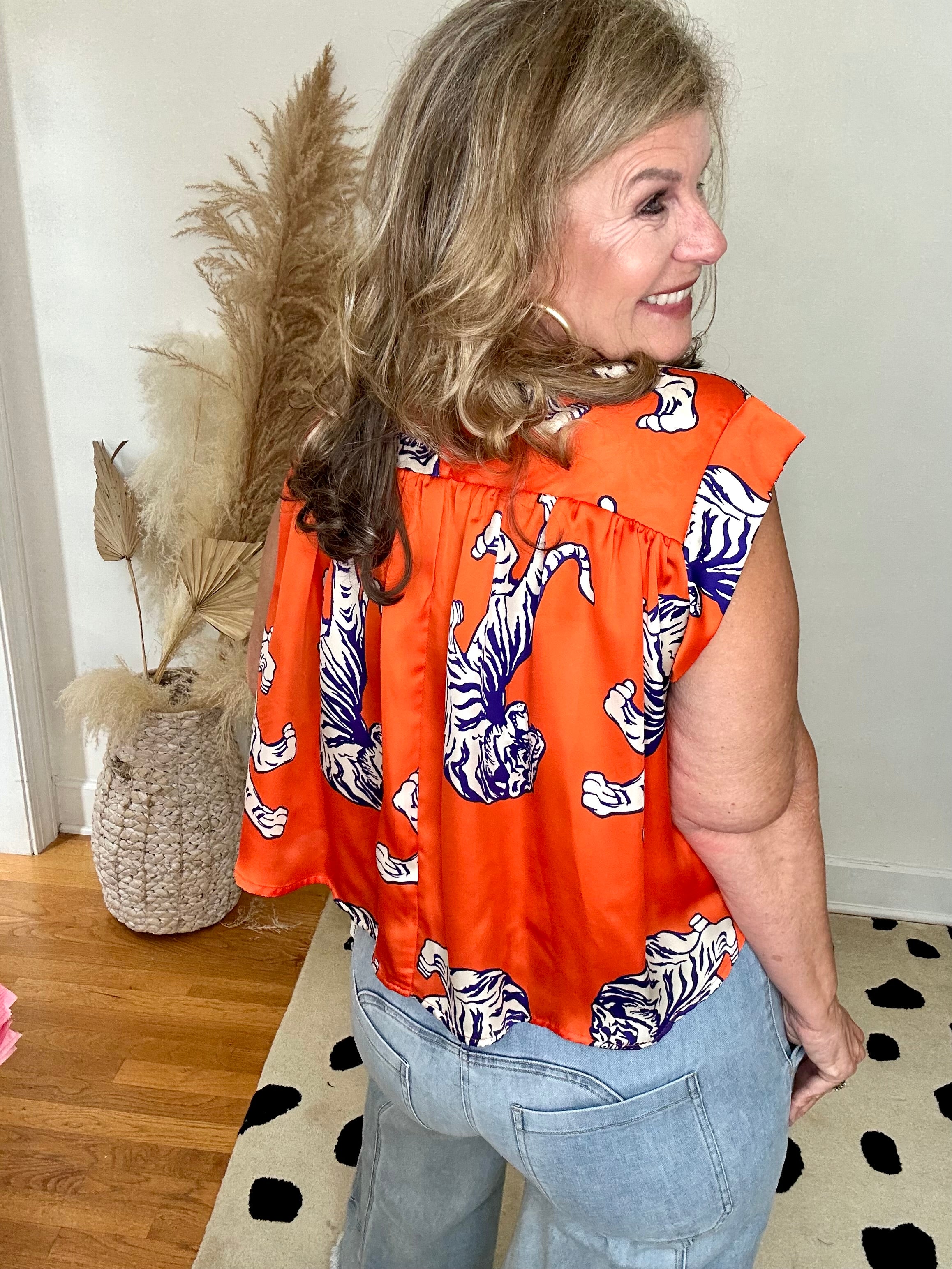 CHIC ON THE PROWL BLOUSE