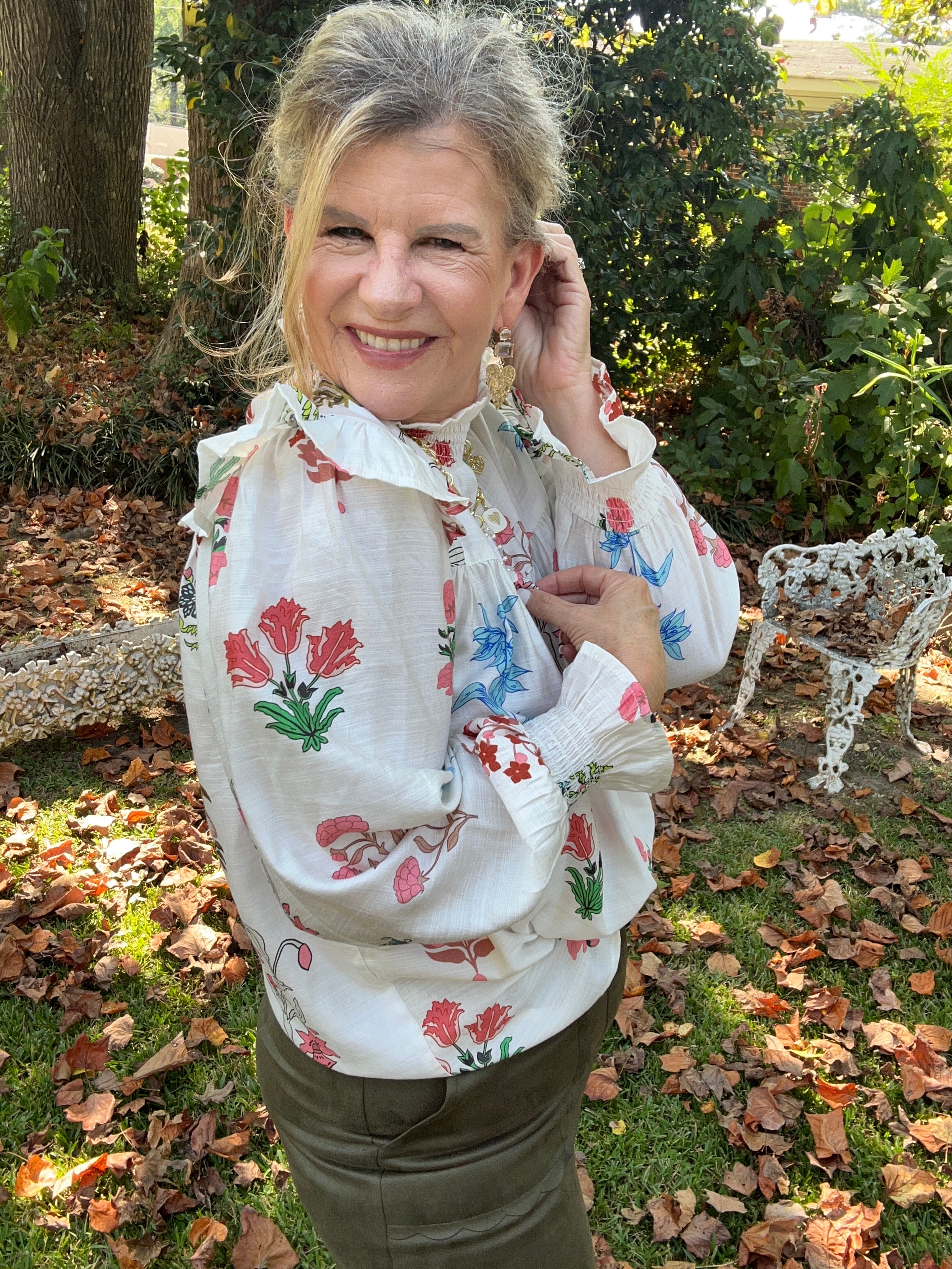 FLORAL PRINT SMOCKED RUFFLED BLOUSE