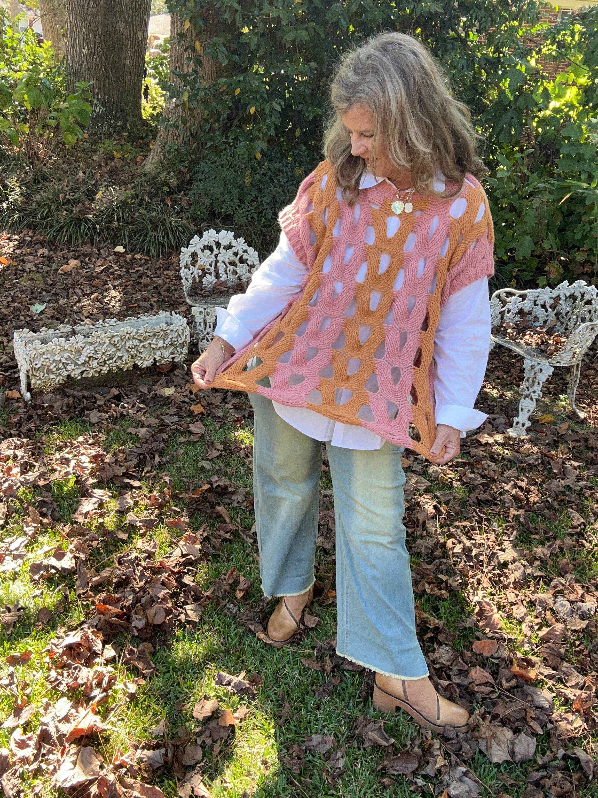 AUTUMN STROLL OPEN KNIT SWEATER VEST