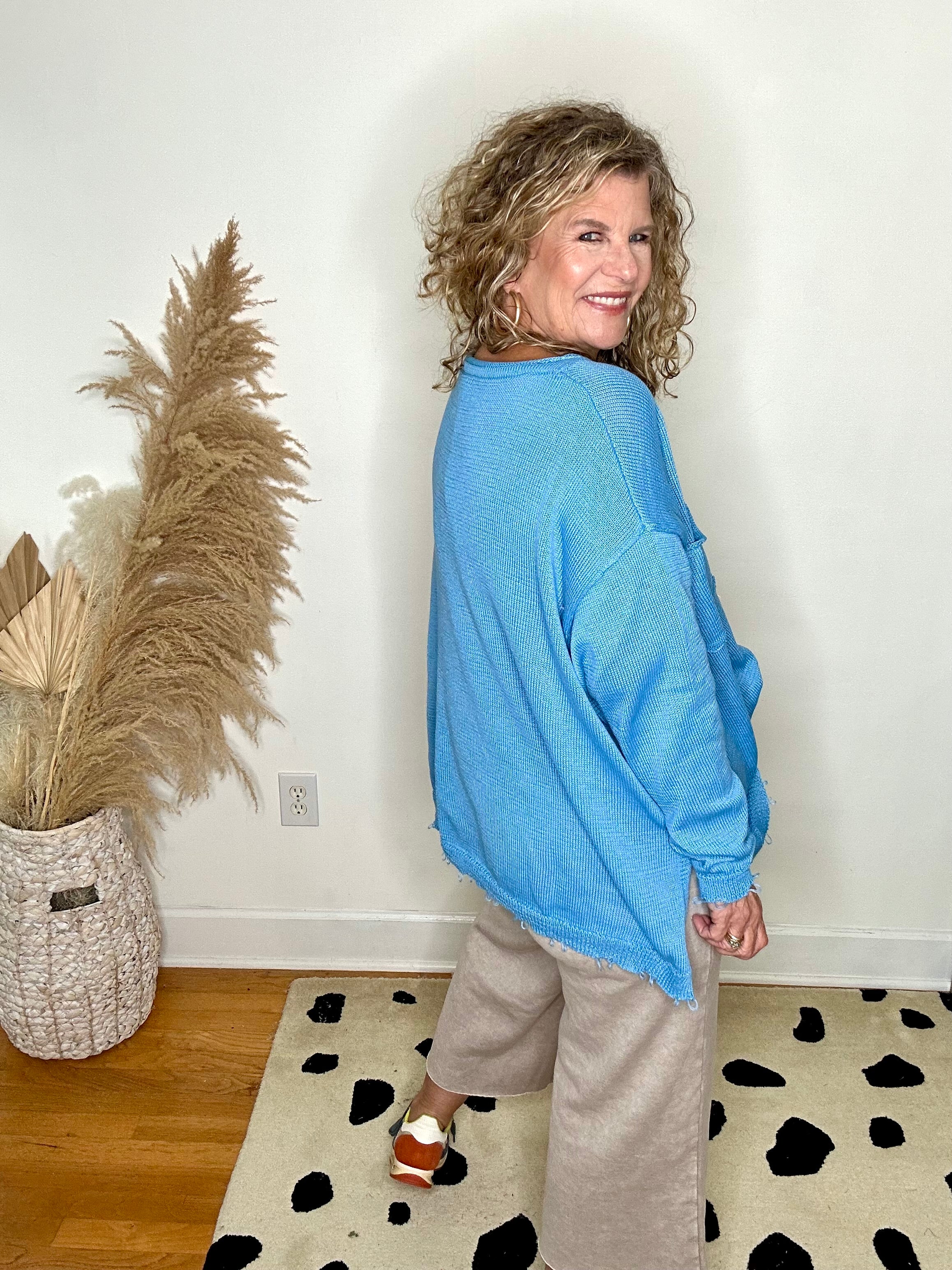 LONG SLEEVE POCKET SWEATER