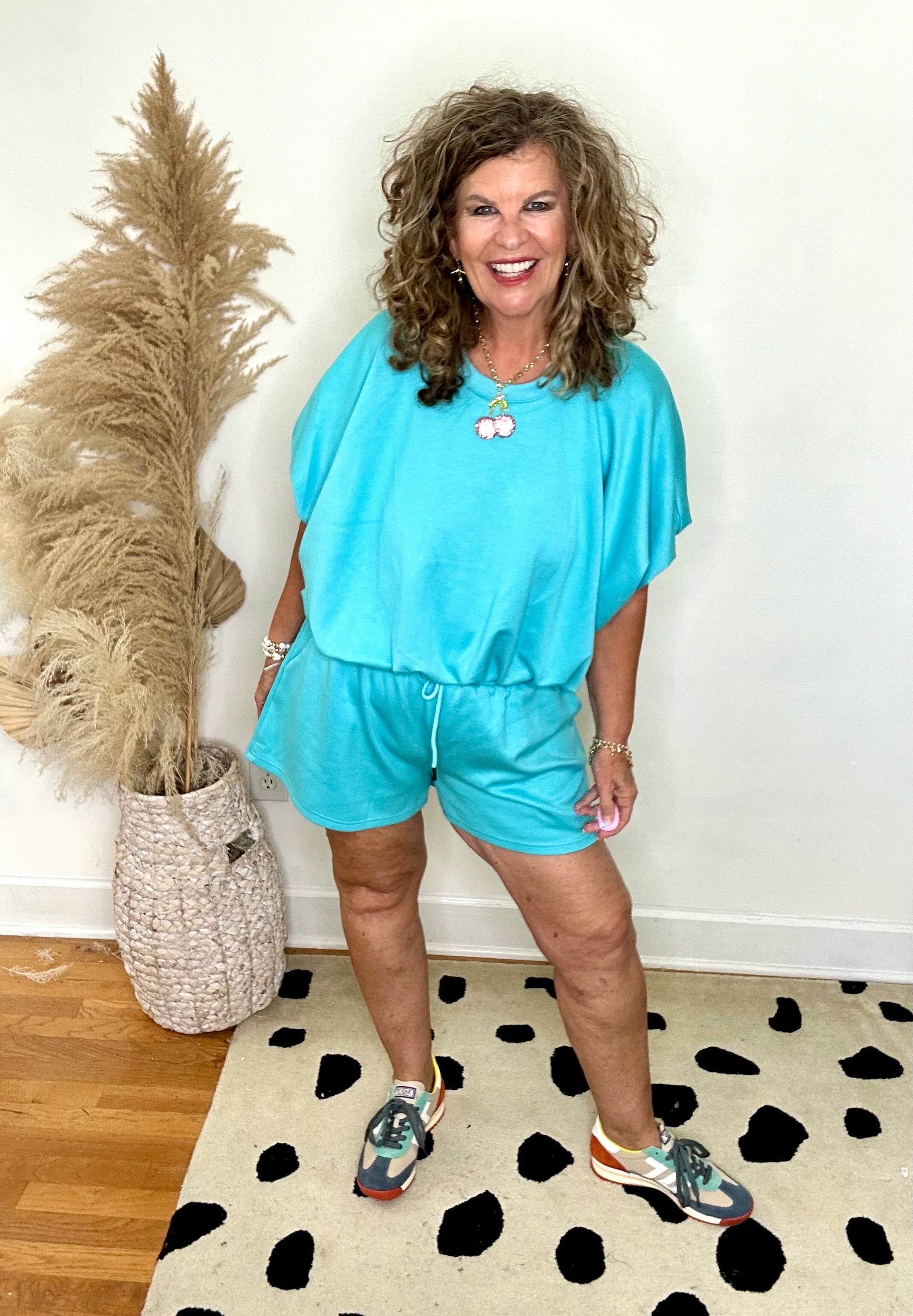 SOLID HIGH-WAIST PULL ON SHORT