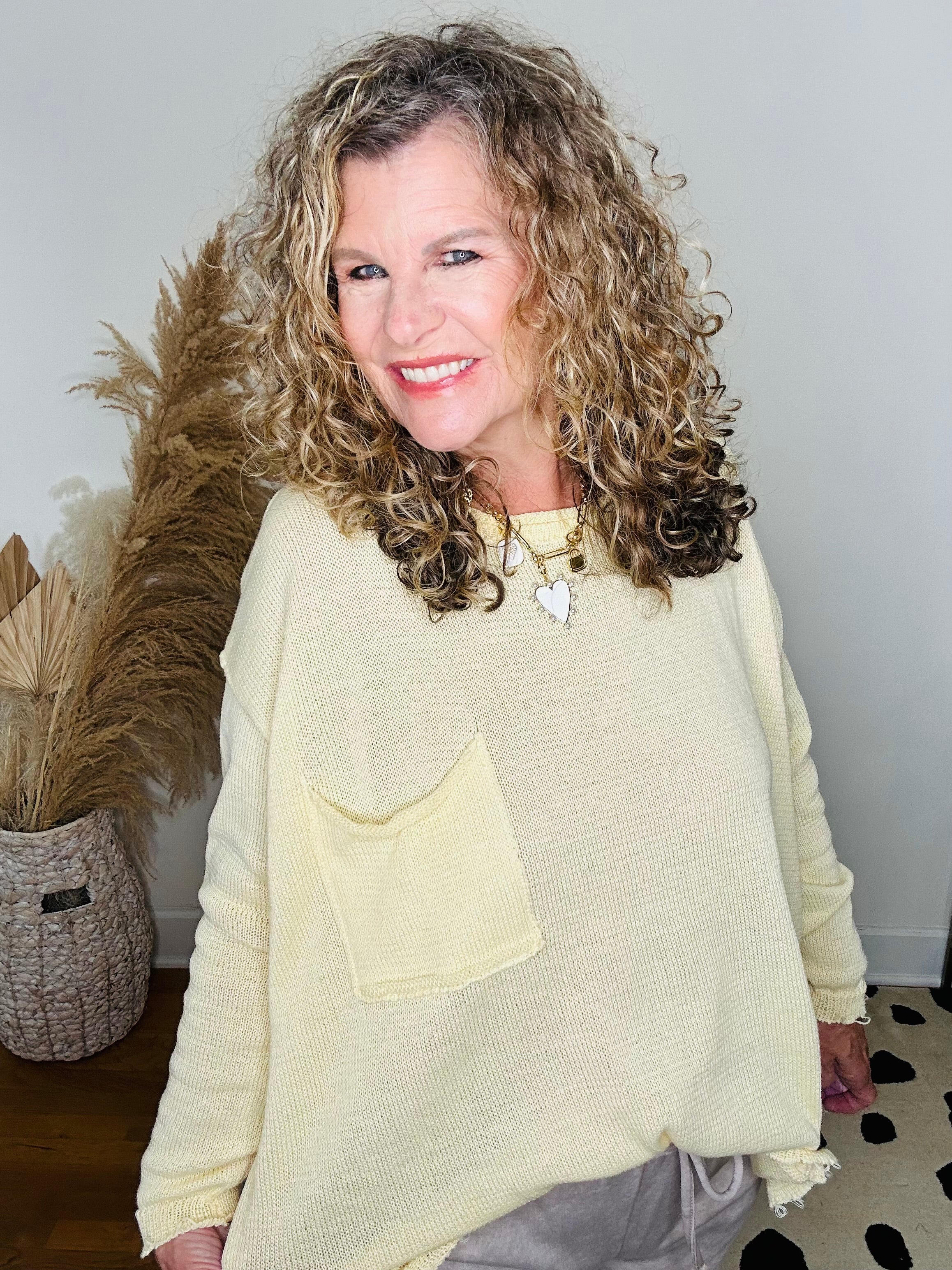 LONG SLEEVE POCKET SWEATER