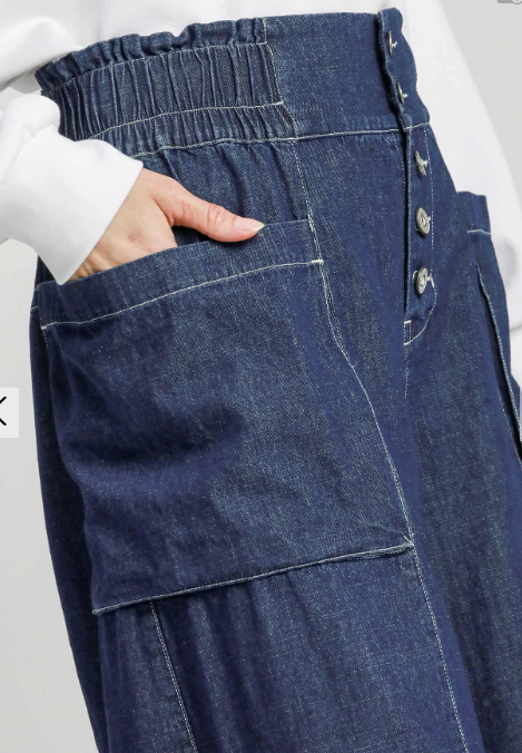 FRAYED DENIM CROP PANT