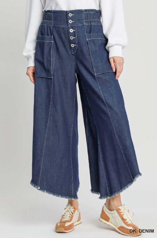 FRAYED DENIM CROP PANT