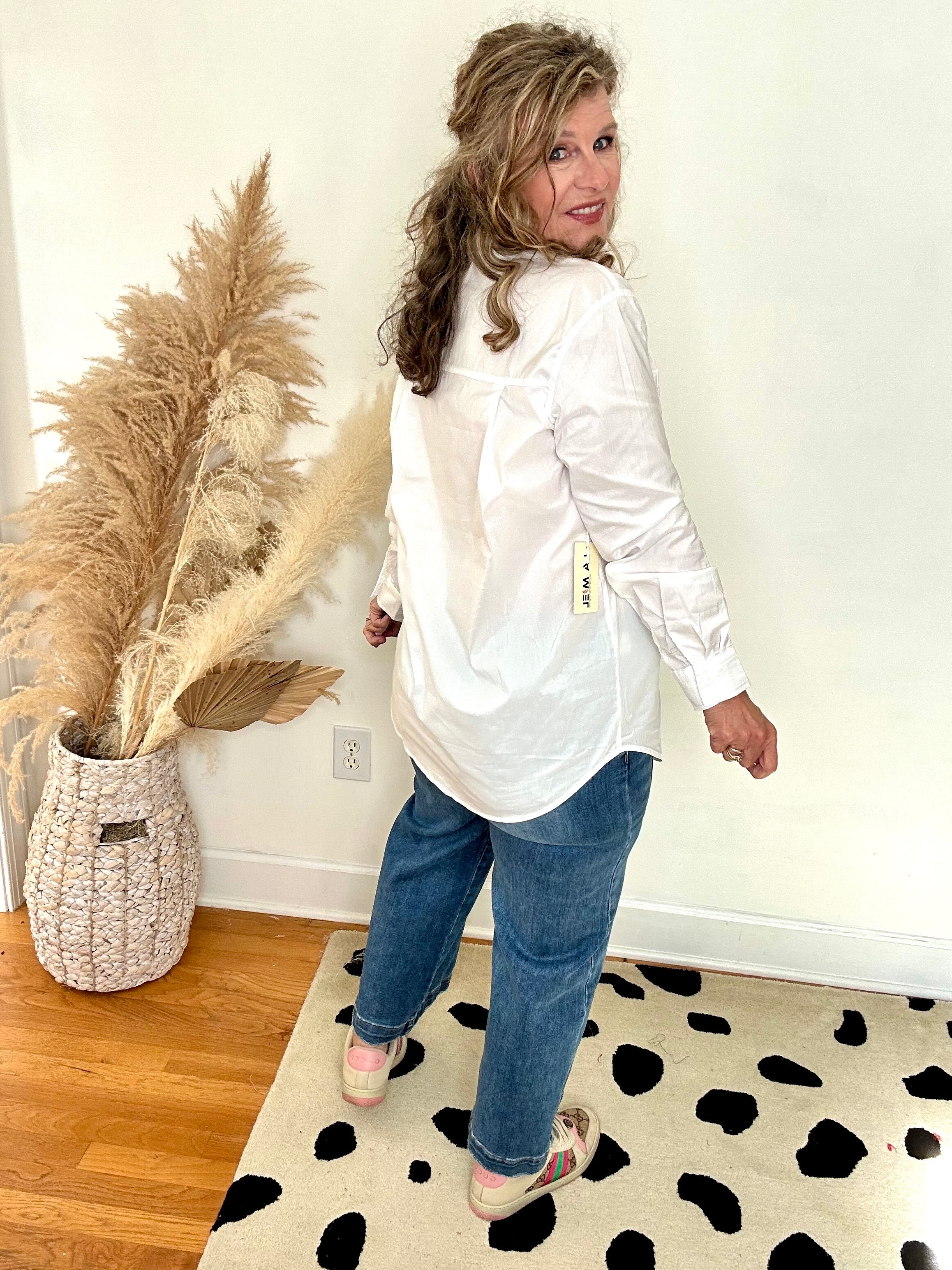 THE PERFECT BUTTON DOWN