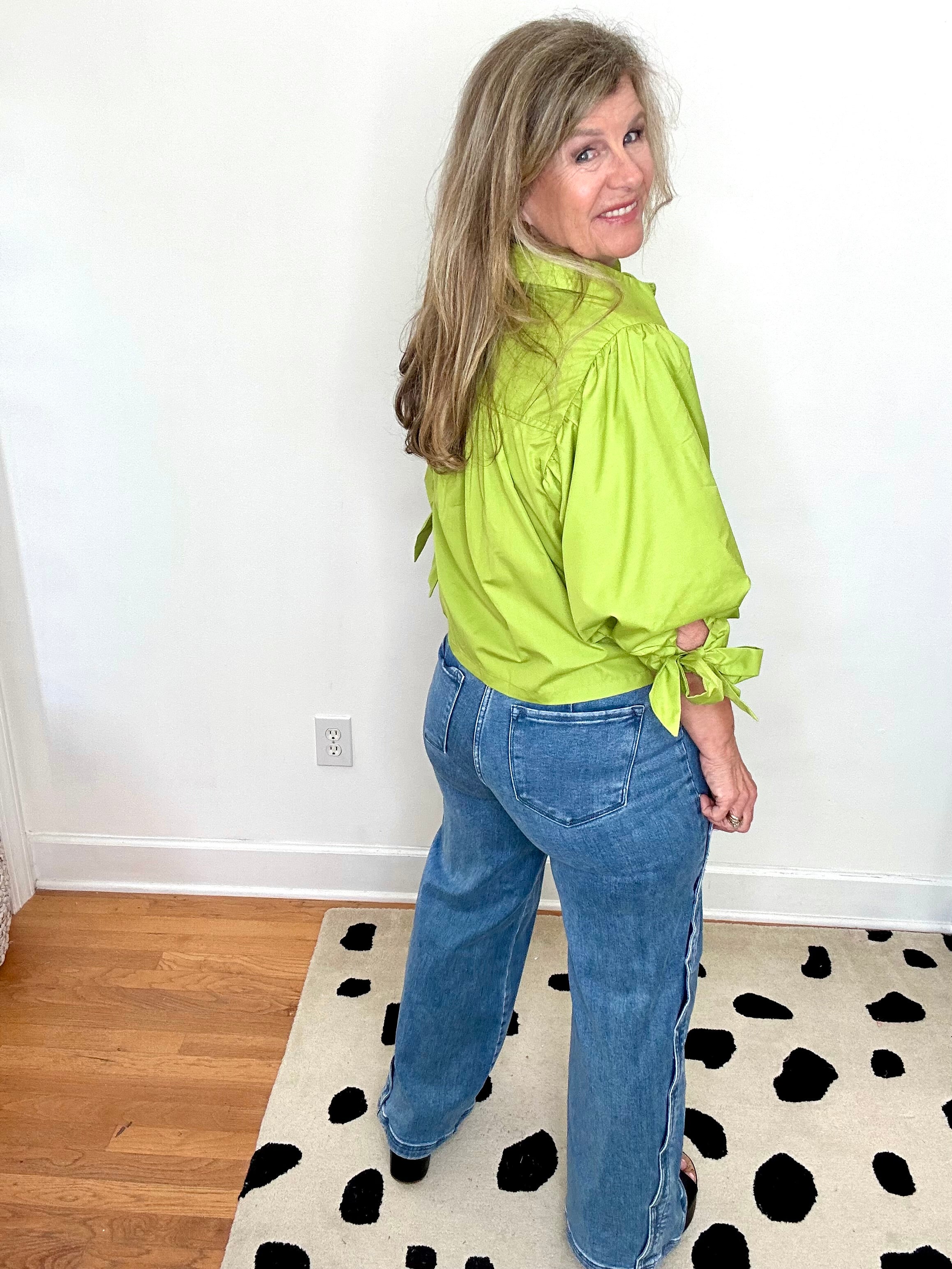 CHARTREUSE CHARM SCALLOP TIE BLOUSE