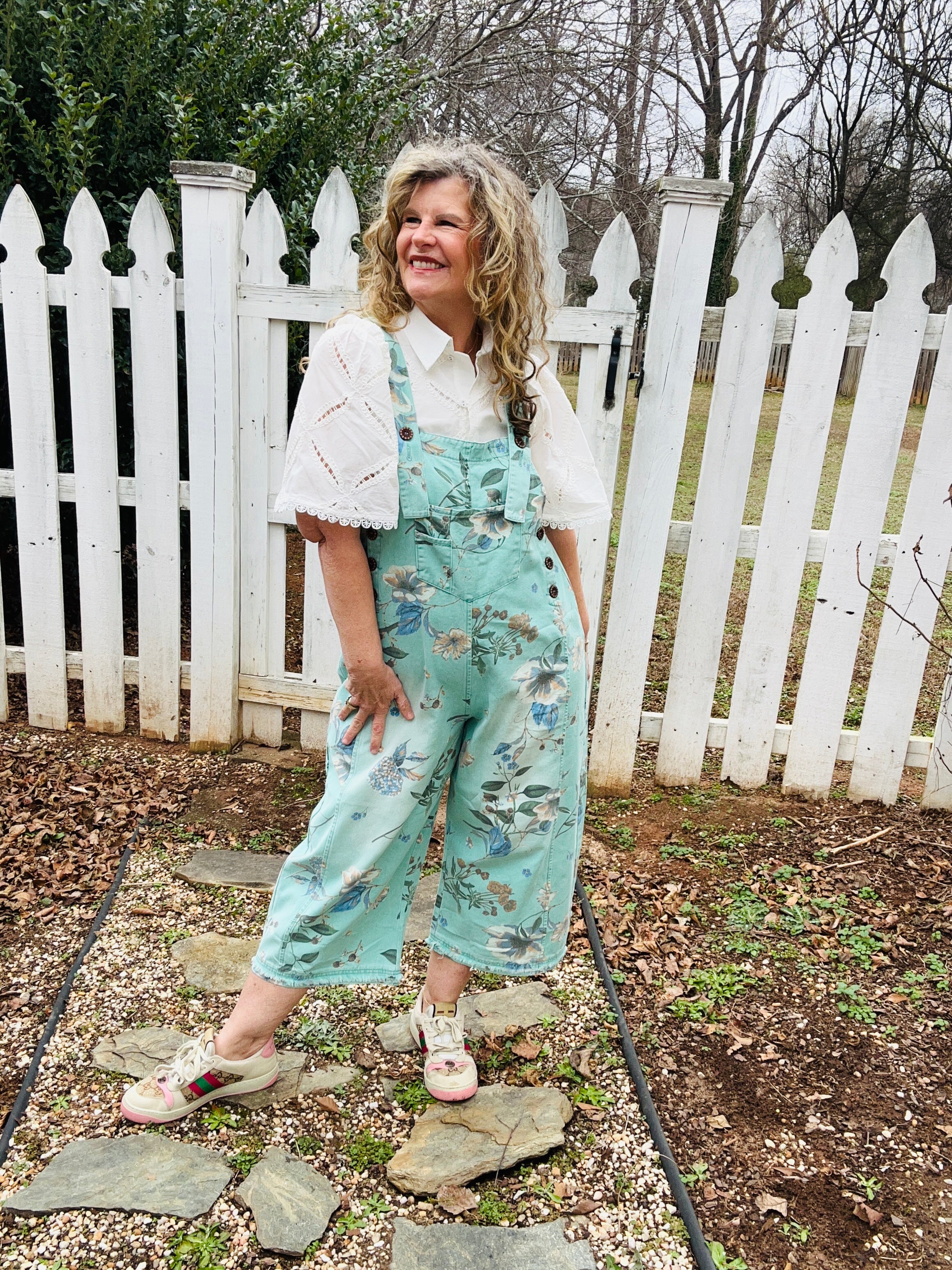 FLOWER PRINTED WASHED DENIM OVERALLS