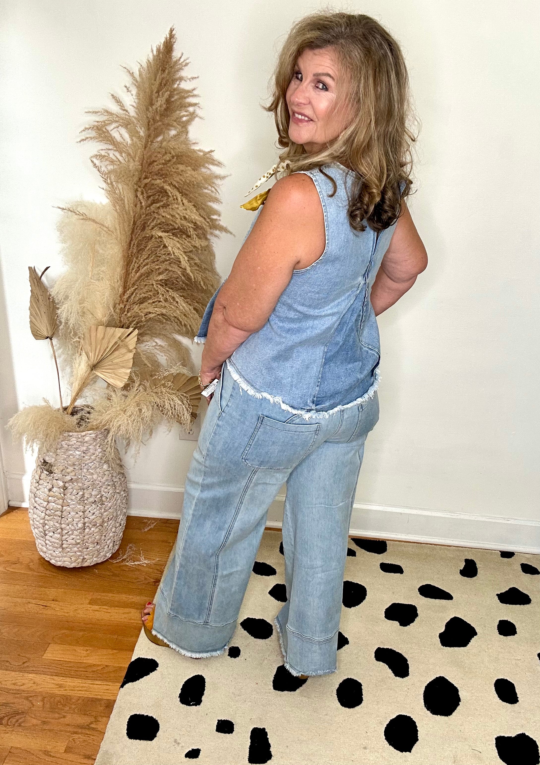 RELAXED WIDE-LEG DEINM PANTS