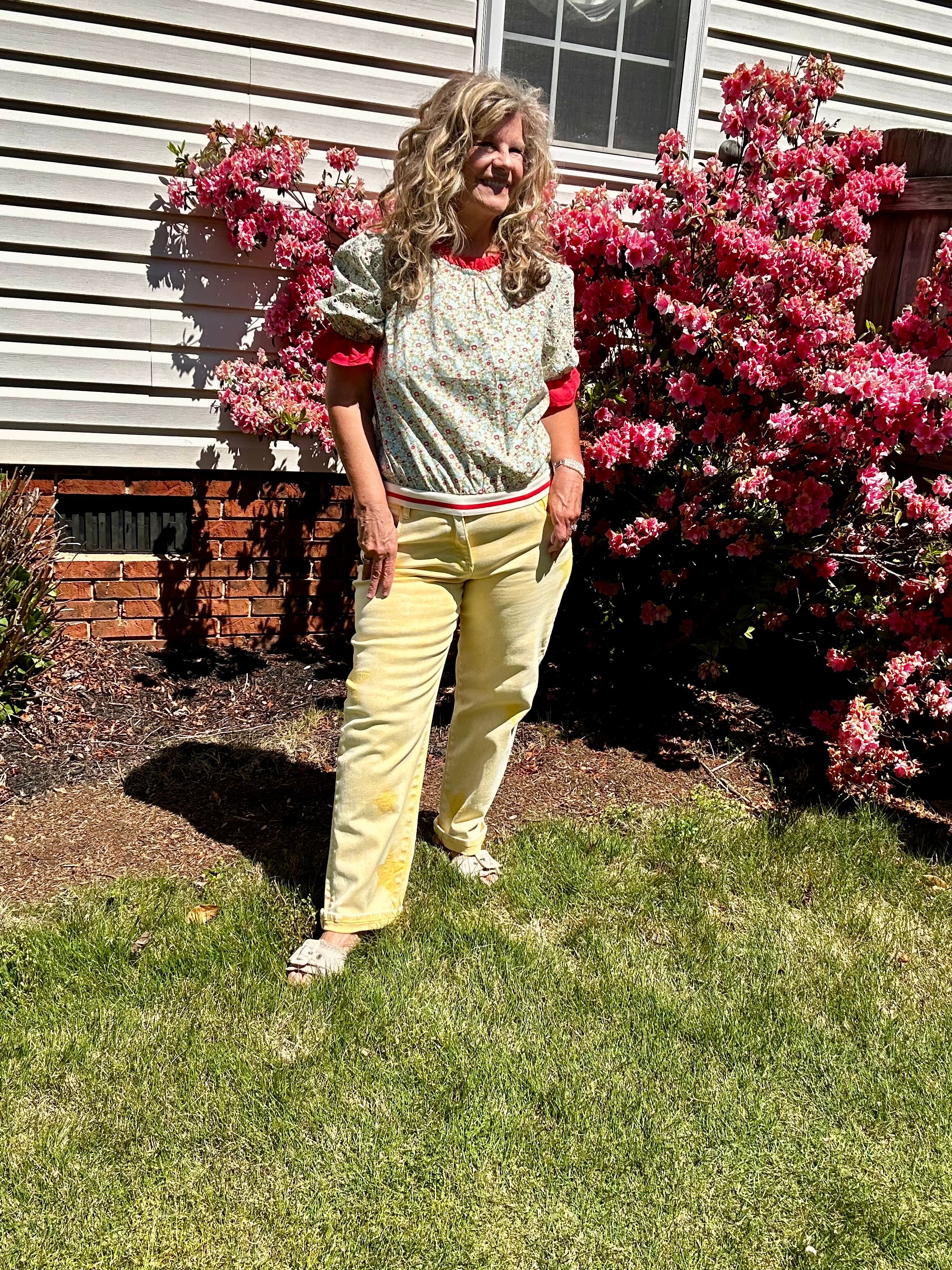 RUFFLE FLORAL EMBROIDERED TOP