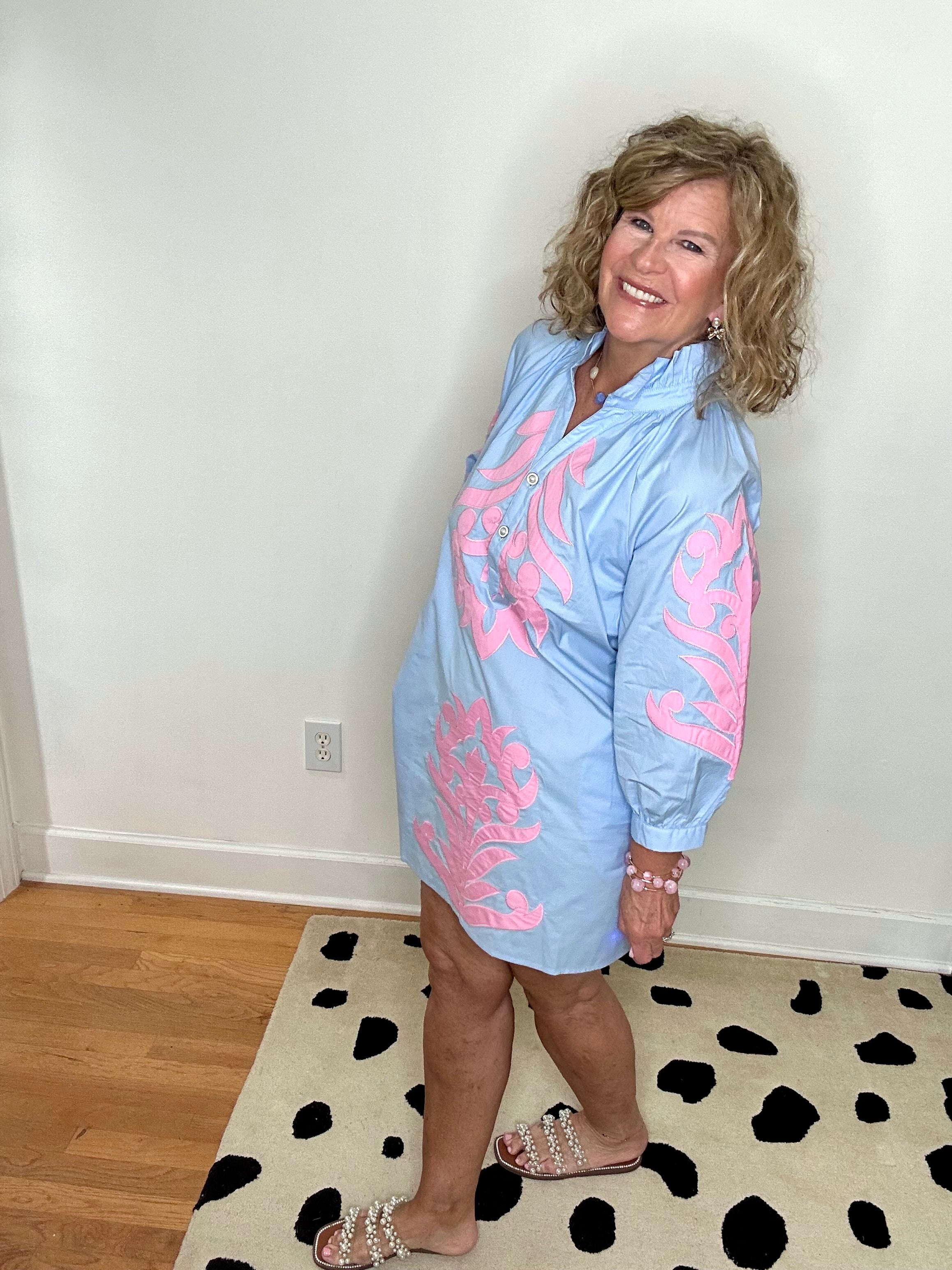 POWDER BLUE FLORAL APPLIQUE SHIFT DRESS