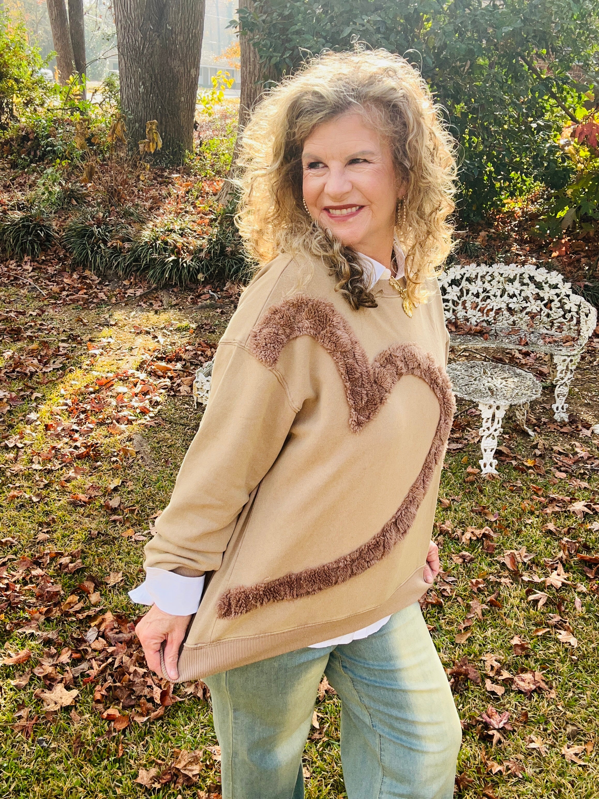 COZY HEARTFELT PULLOVER