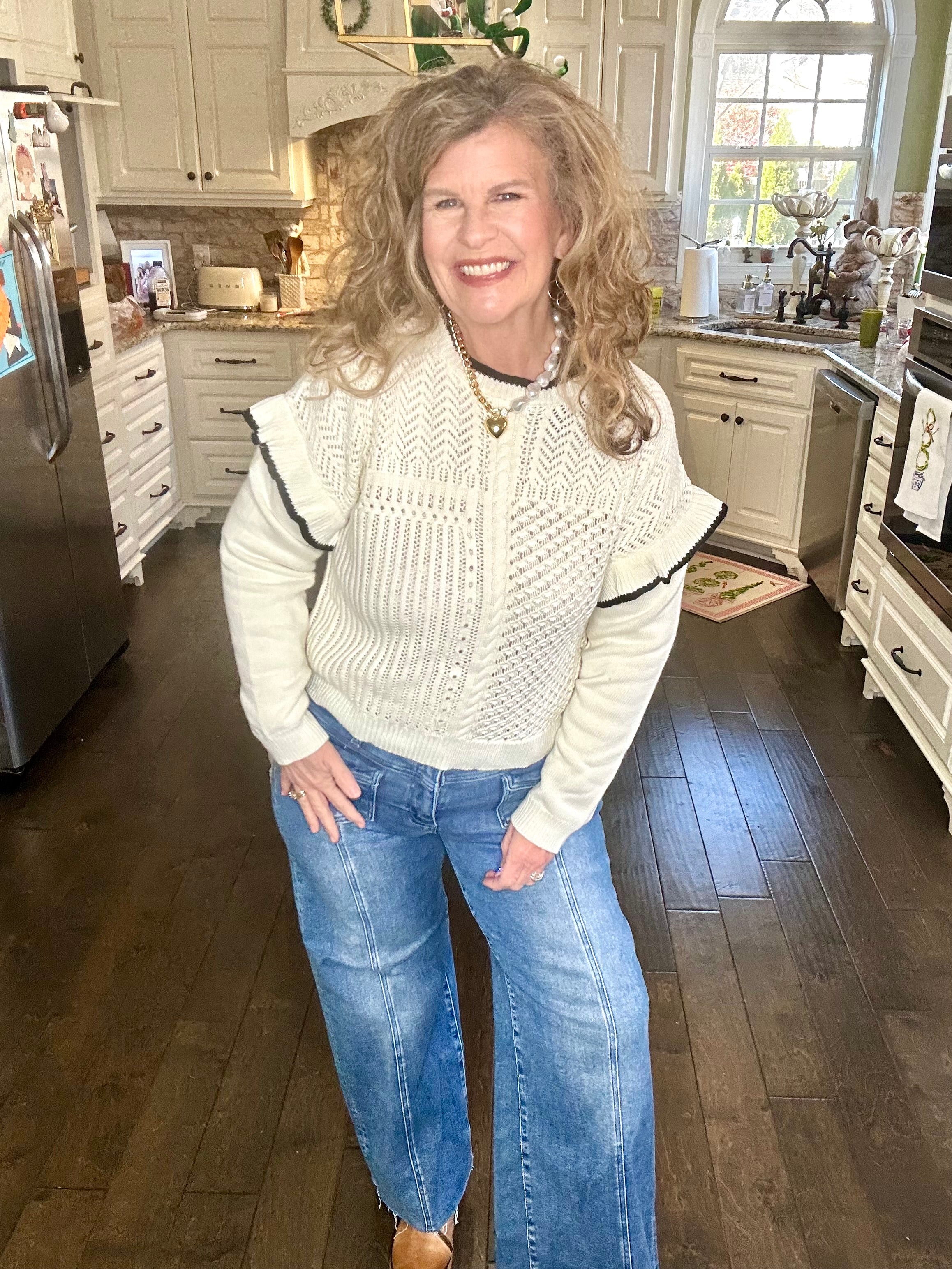 RUFFLED SHOULDER KNIT SWEATER