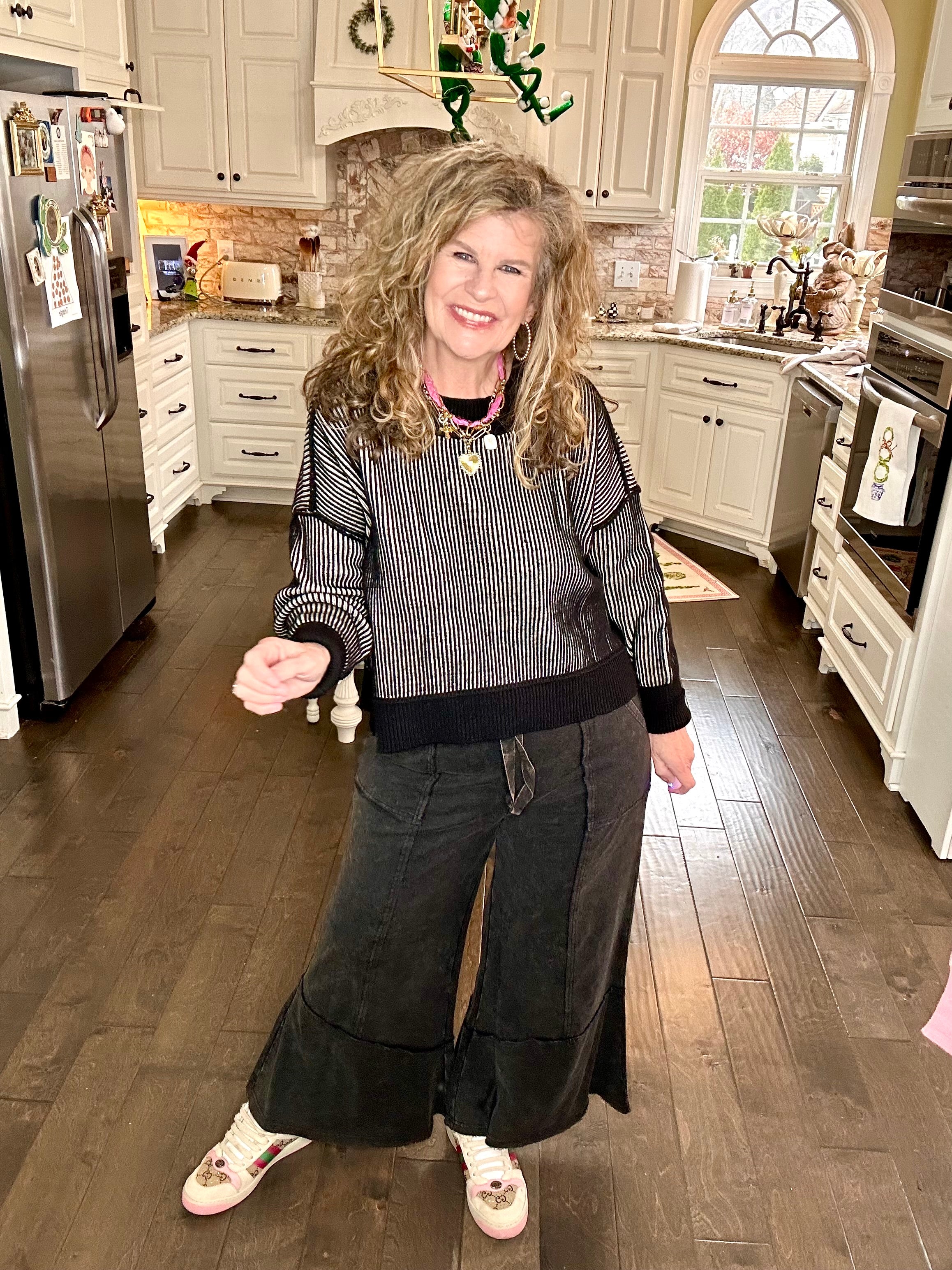 TWO TONE SEAM SWEATER