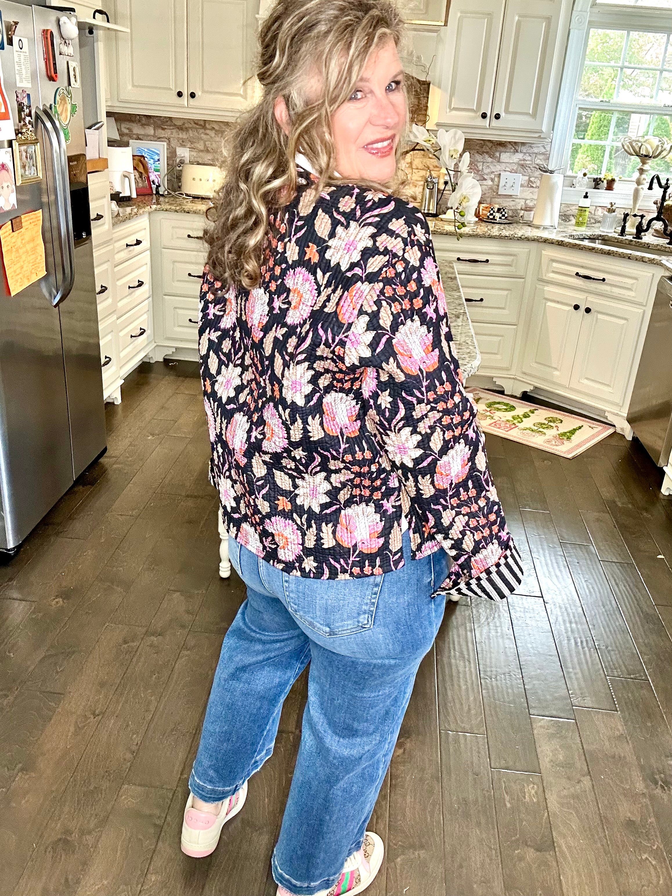 BLACK FLORAL QUILTED JACKET