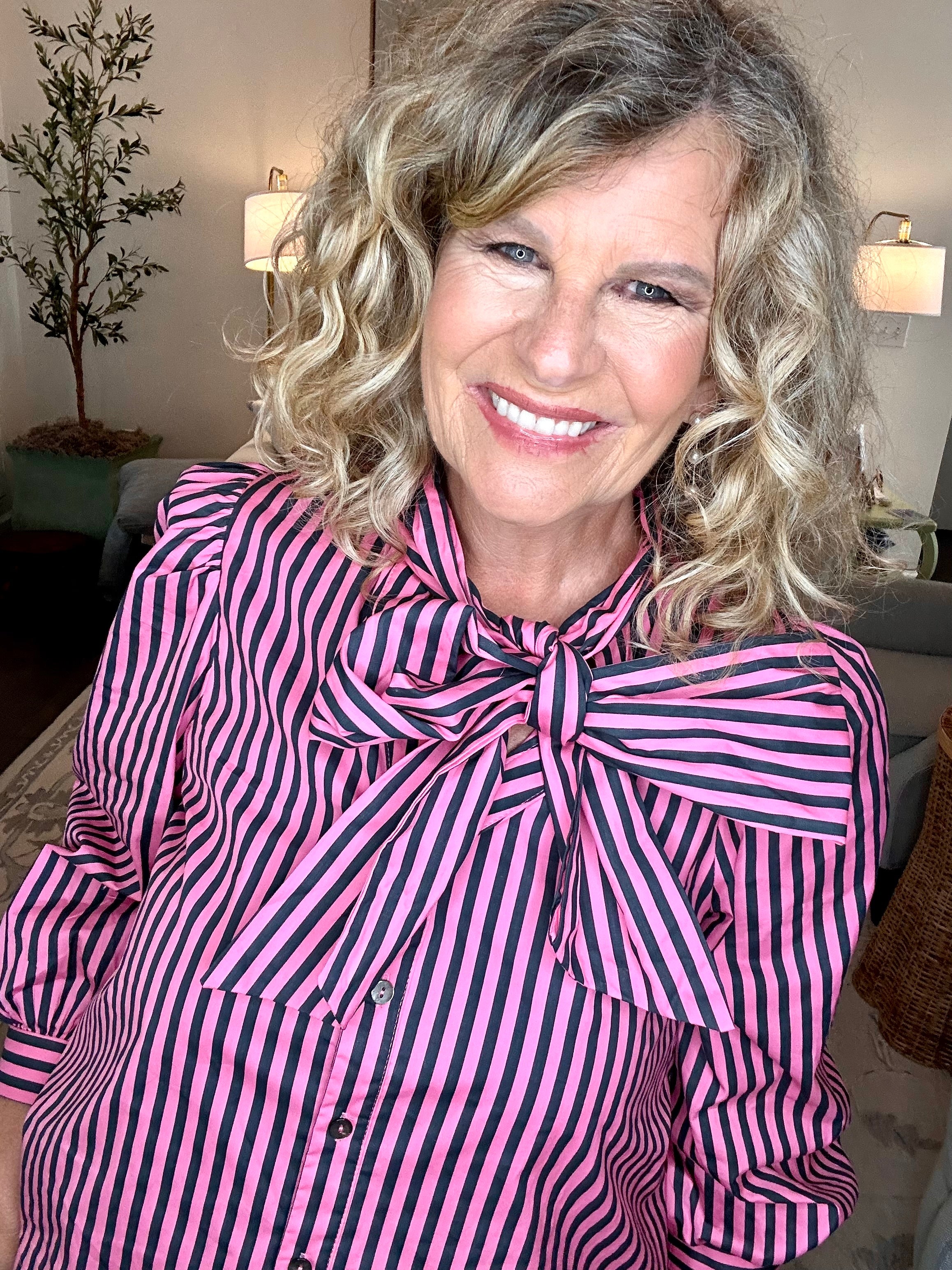 PINK PINE BOW FRONT TOP