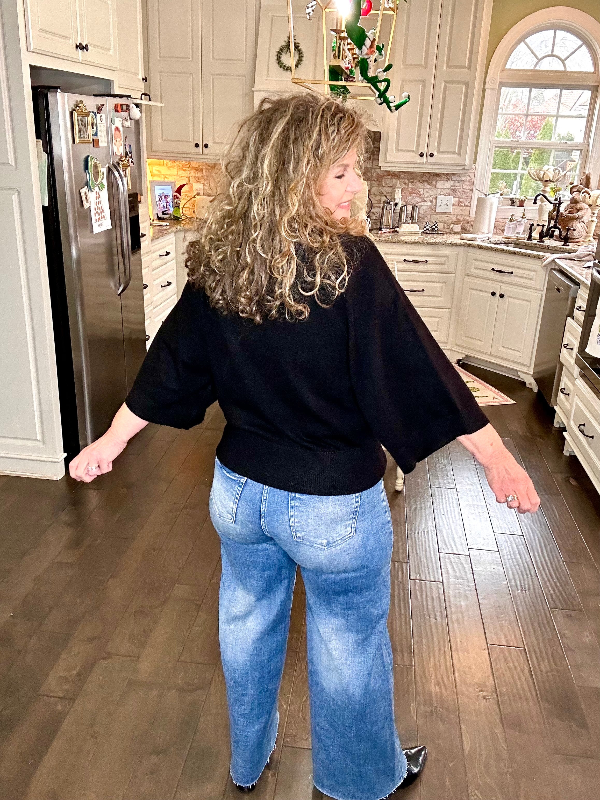 DROP SHOULDER BLACK SWEATER