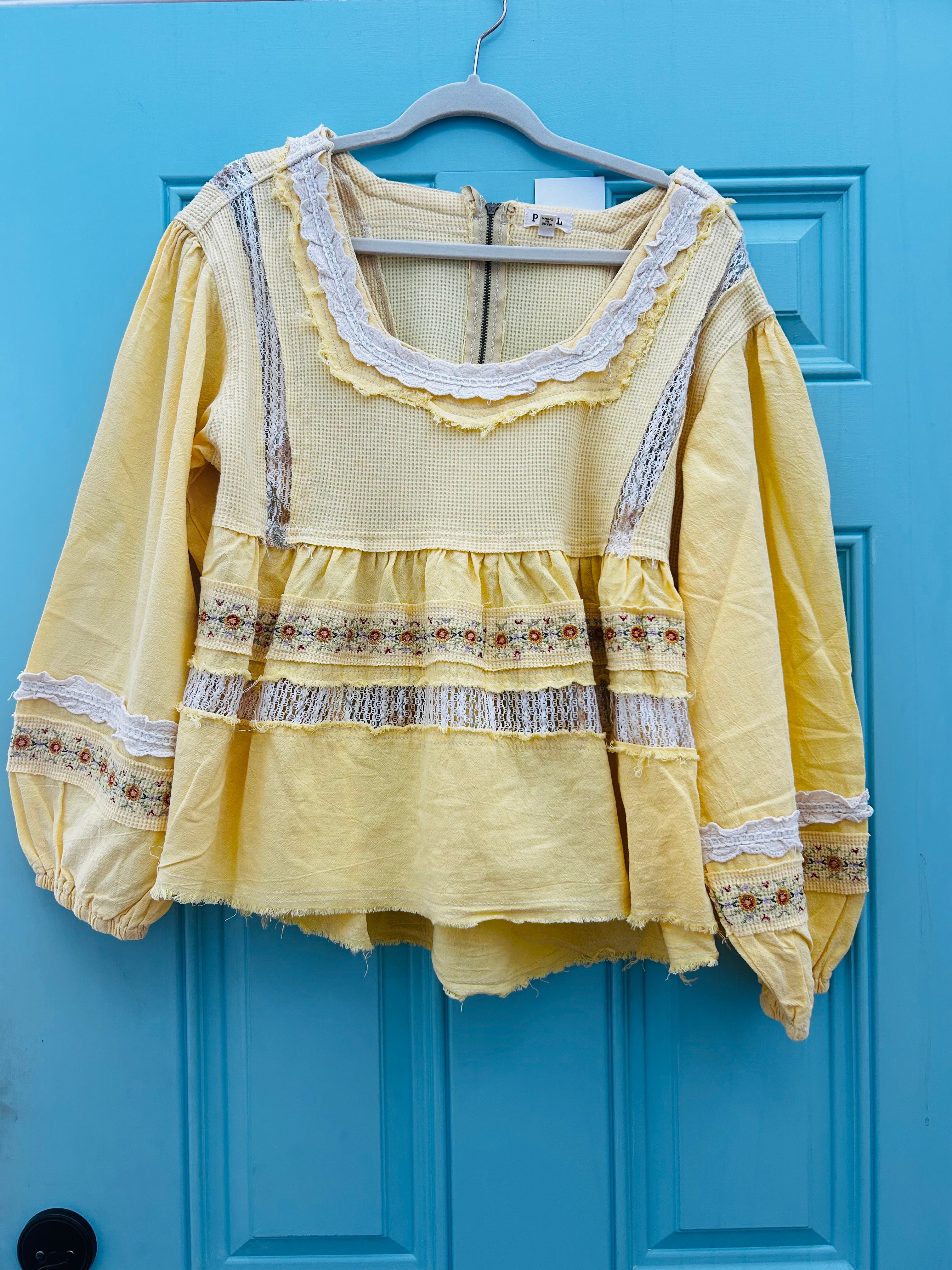 CHEER UP BUTTERCUP BLOUSE