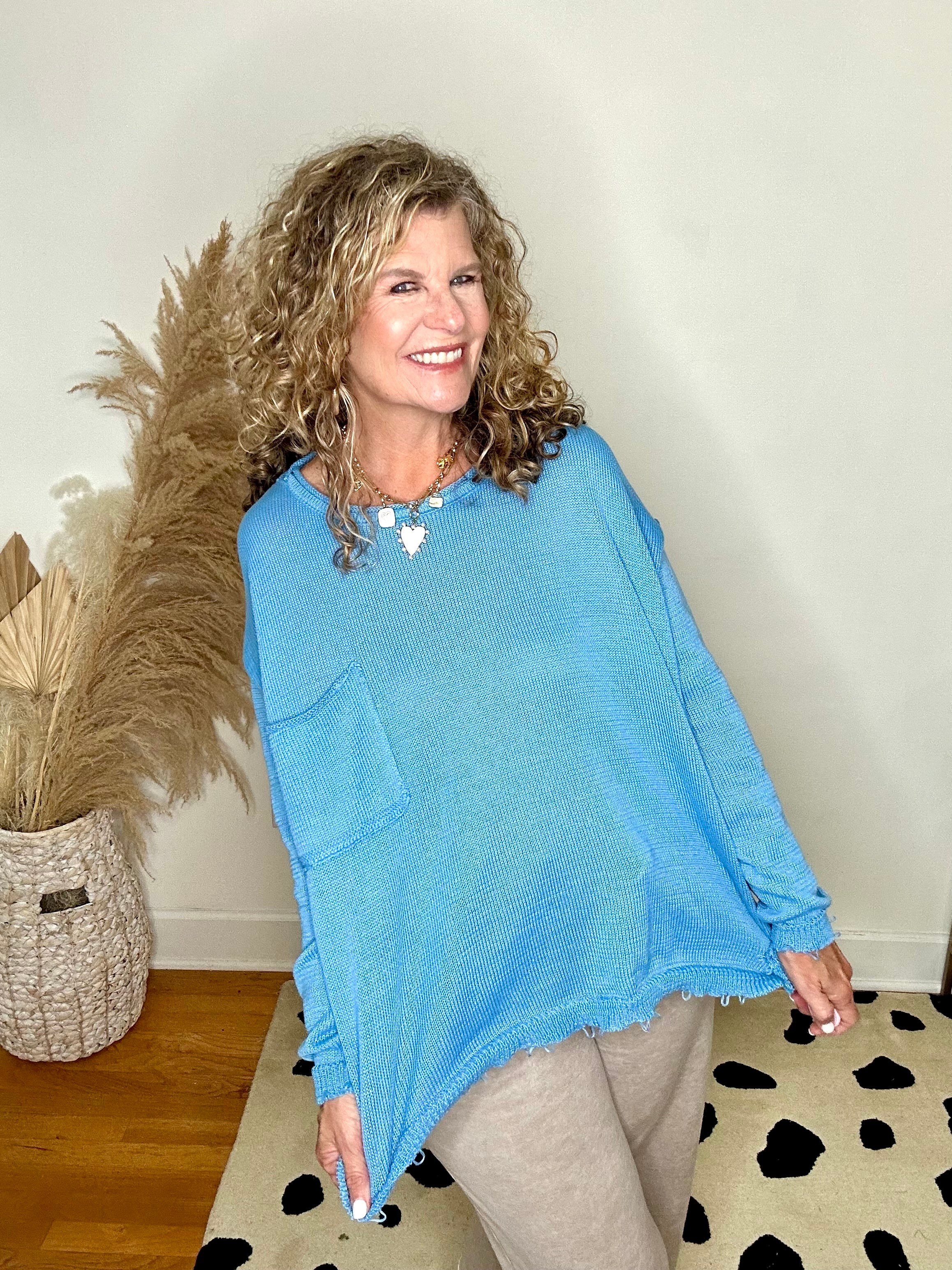 LONG SLEEVE POCKET SWEATER