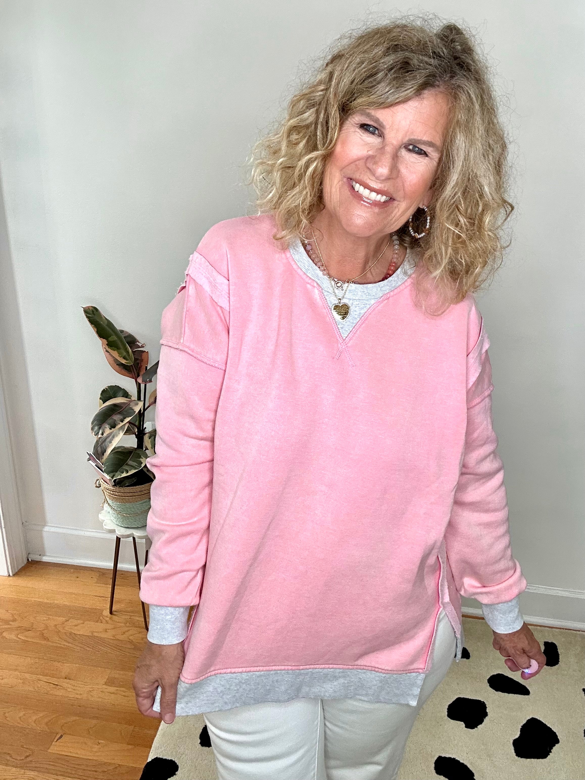 CONTRAST TRIM PULLOVER