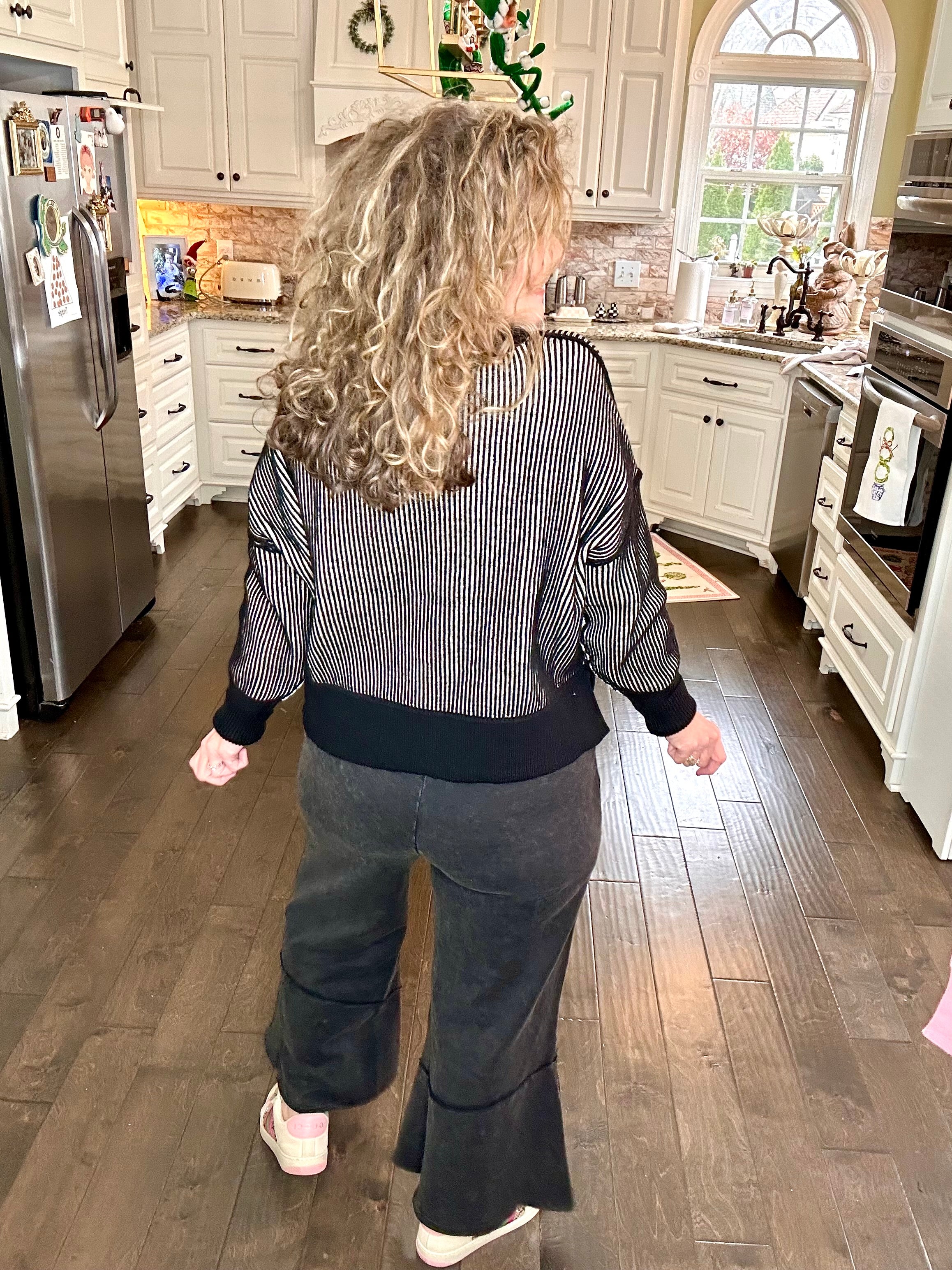 TWO TONE SEAM SWEATER