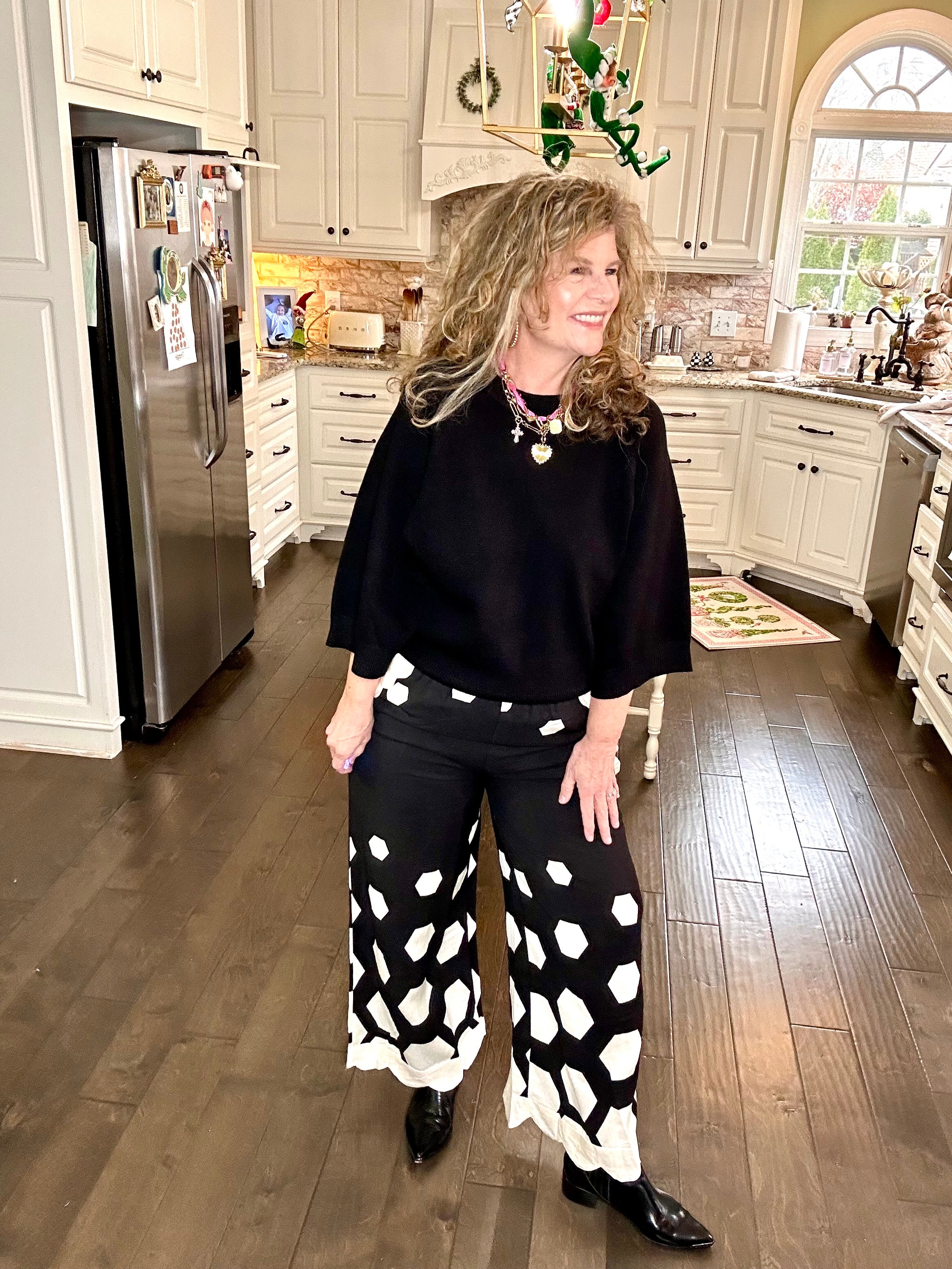 SPOT ON WIDE LEG PANT WITH SCALLOPED HEM