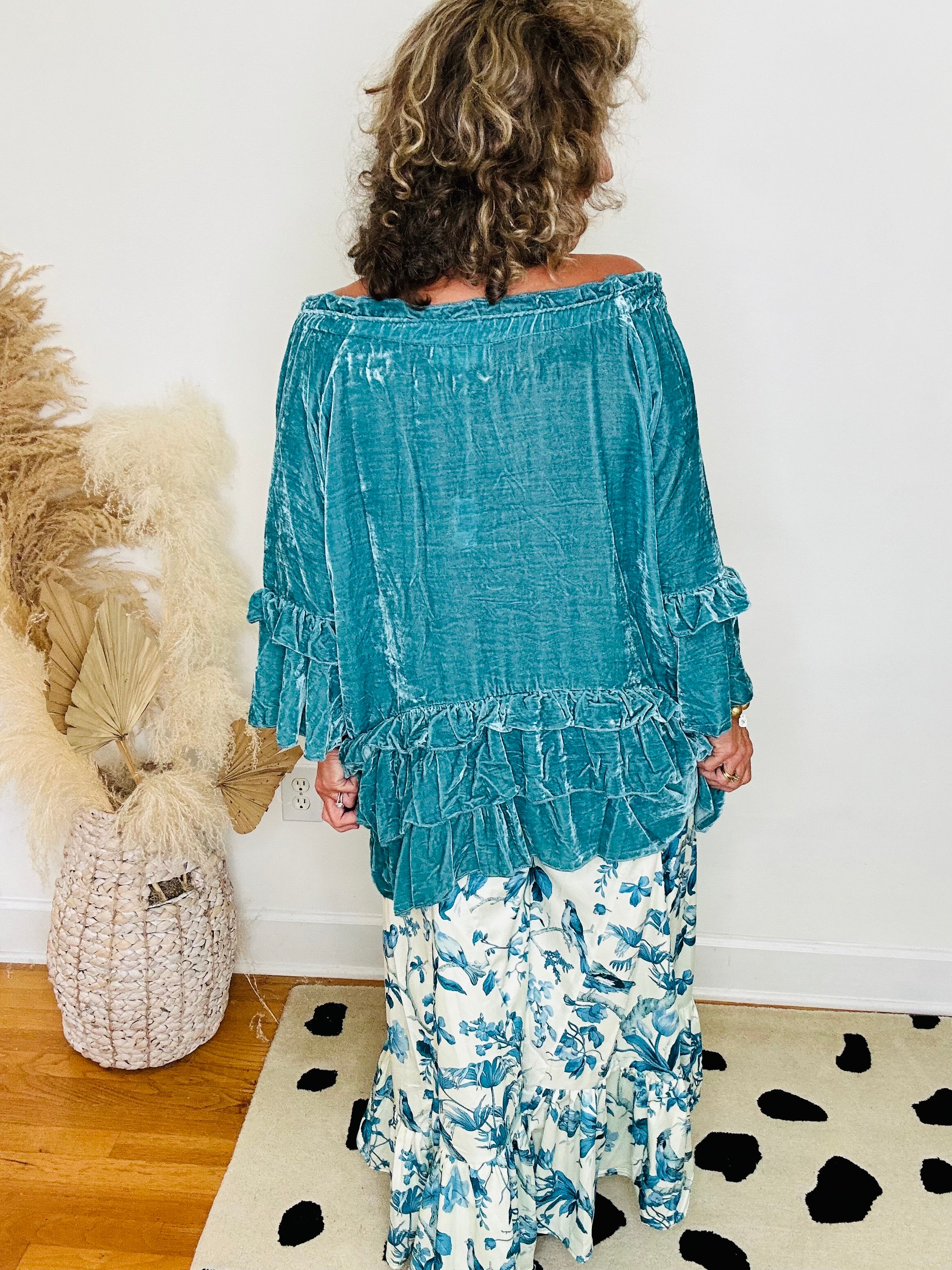 TURQUOISE VELVET RUFFLE TOP