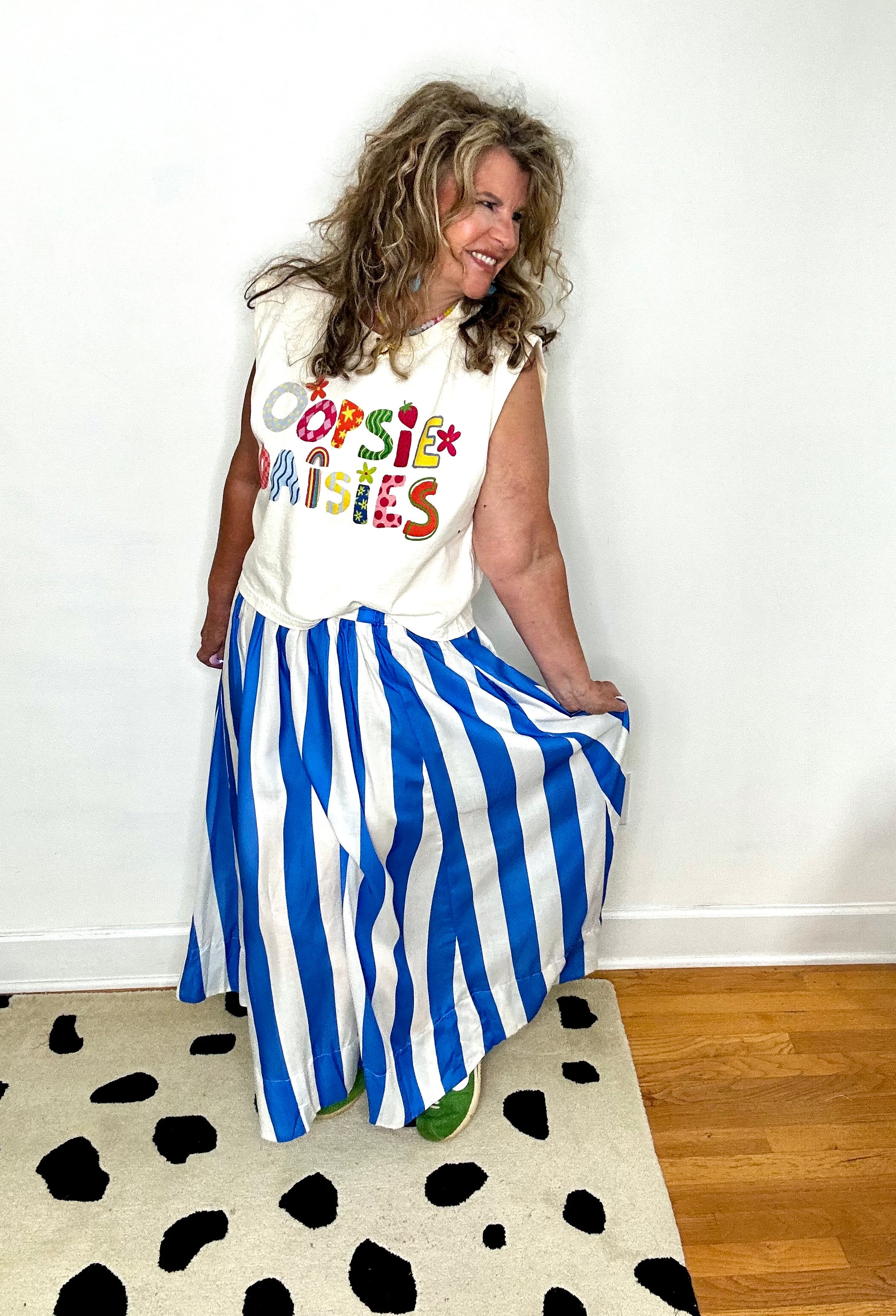 OOPSIE DAISIES MUSCLE TEE