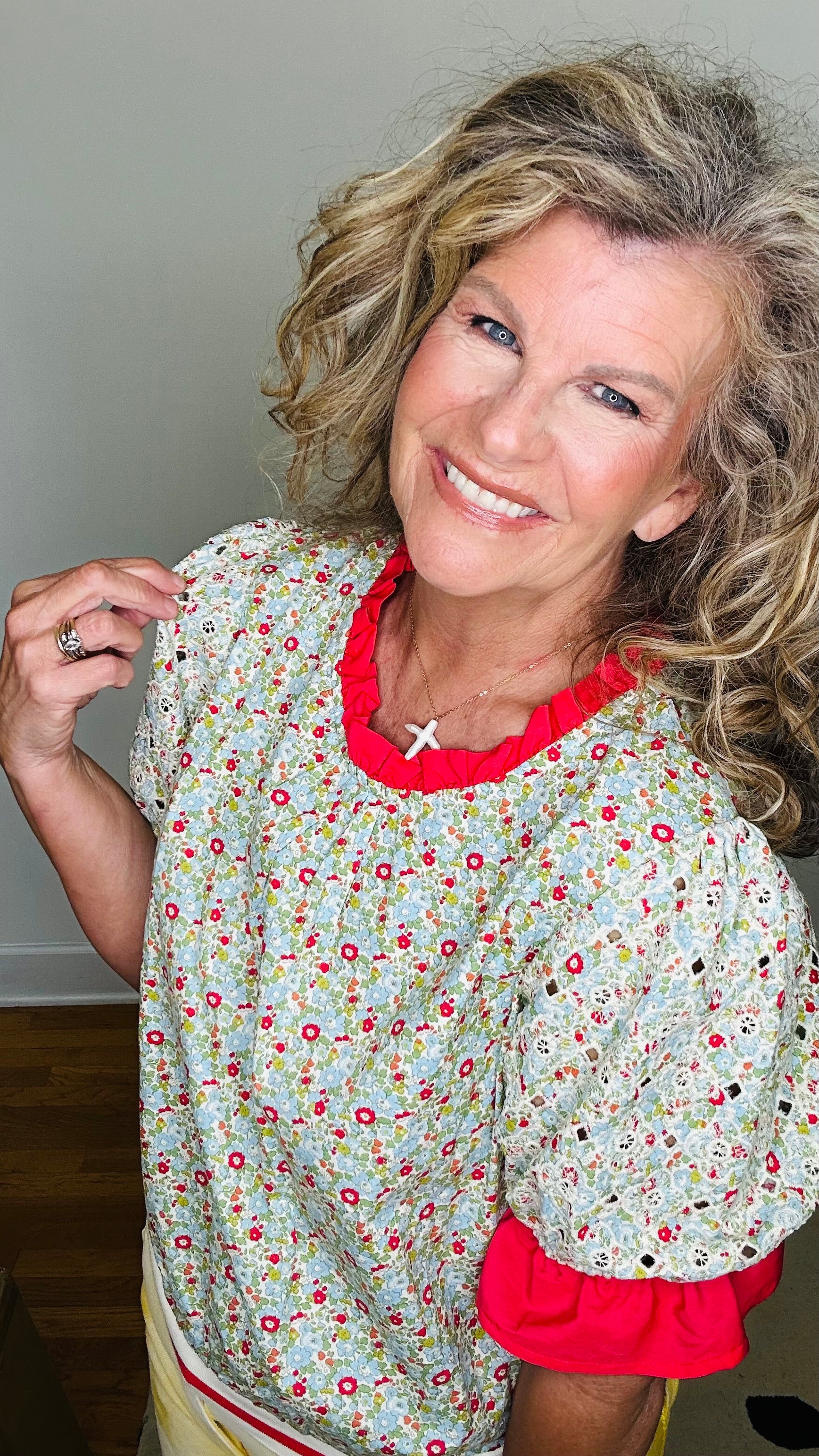 RUFFLE FLORAL EMBROIDERED TOP