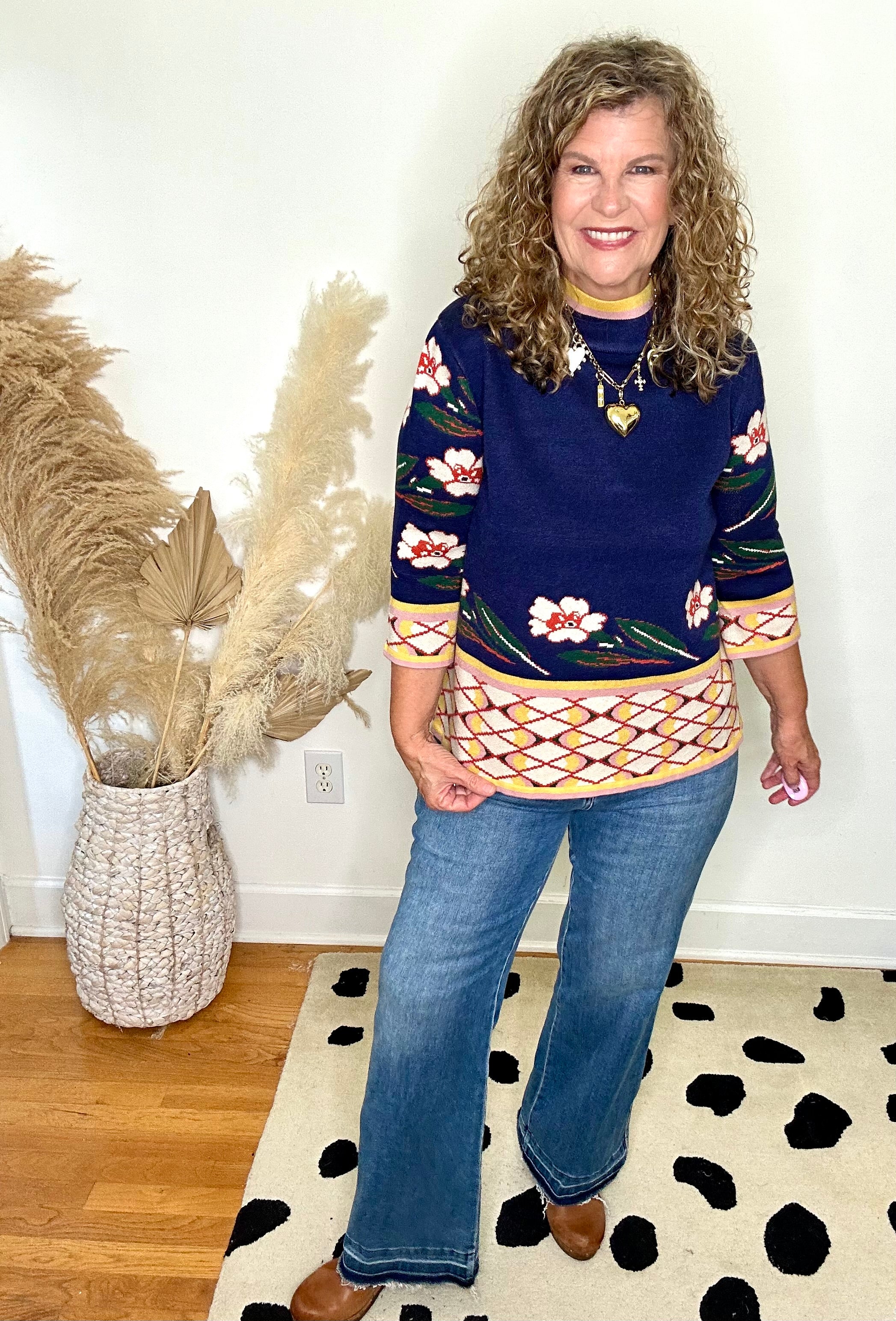 FLORAL JACQUARD PATTERN KNIT SWEATER