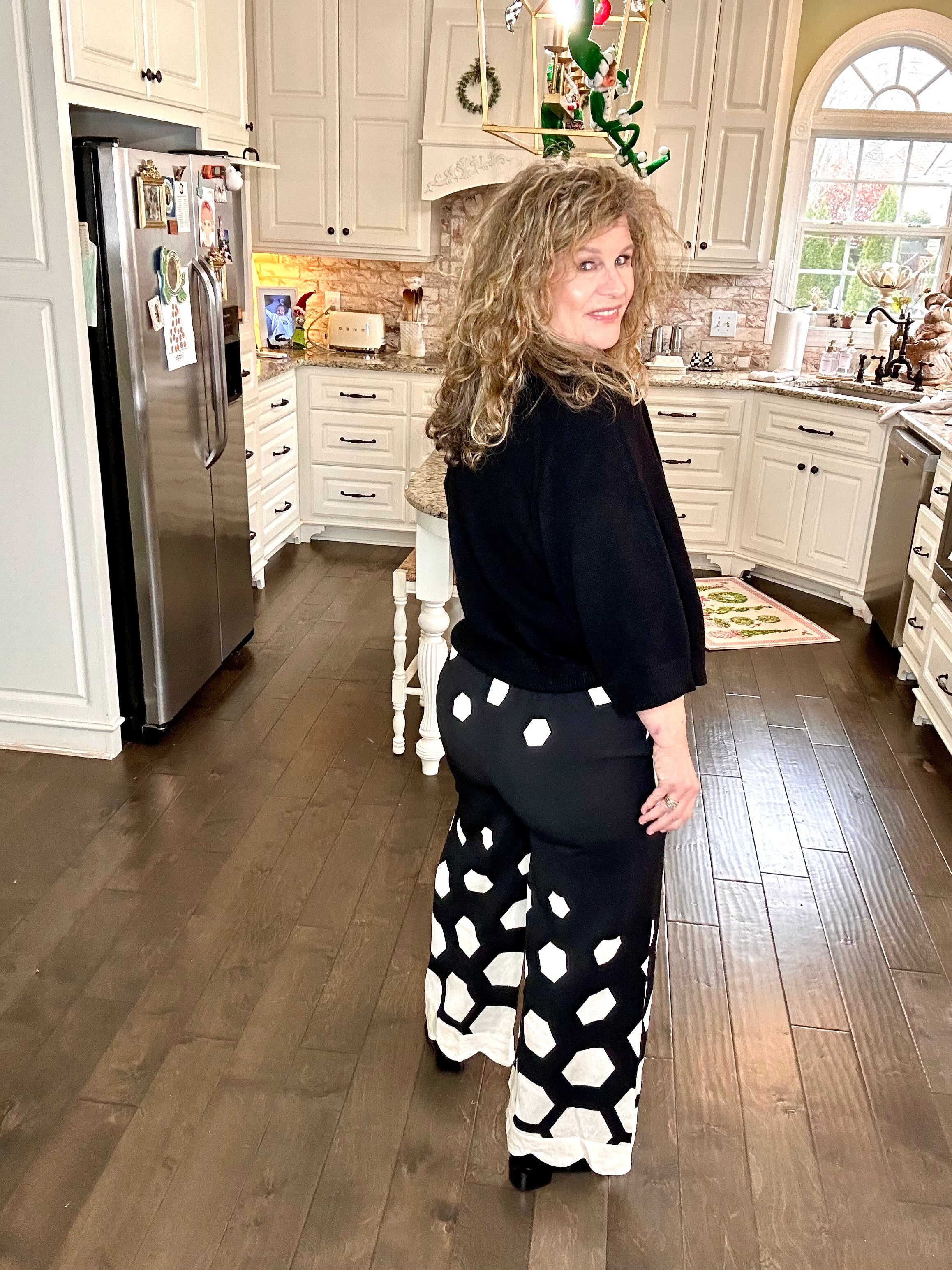 SPOT ON WIDE LEG PANT WITH SCALLOPED HEM