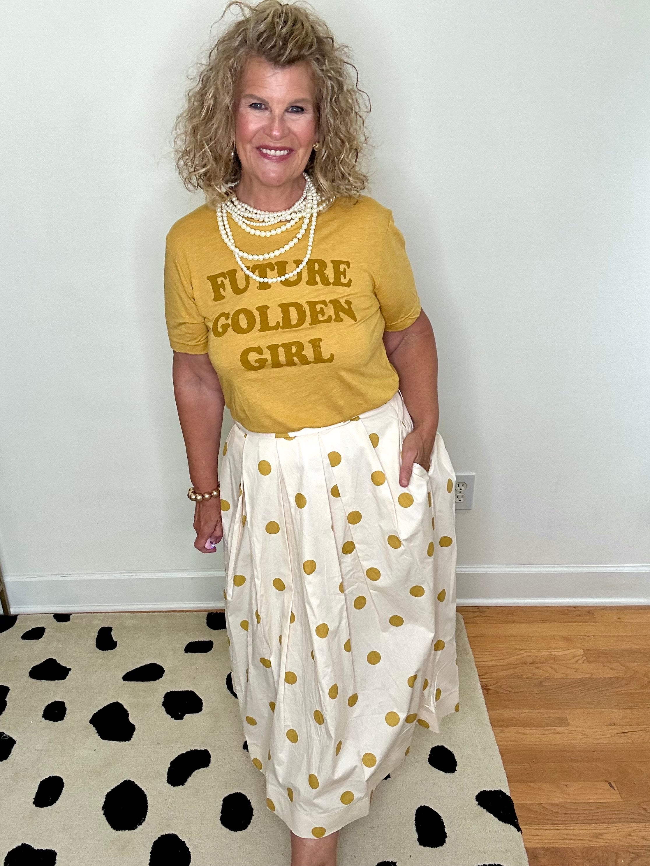 FUTURE GOLDEN GIRL TEE