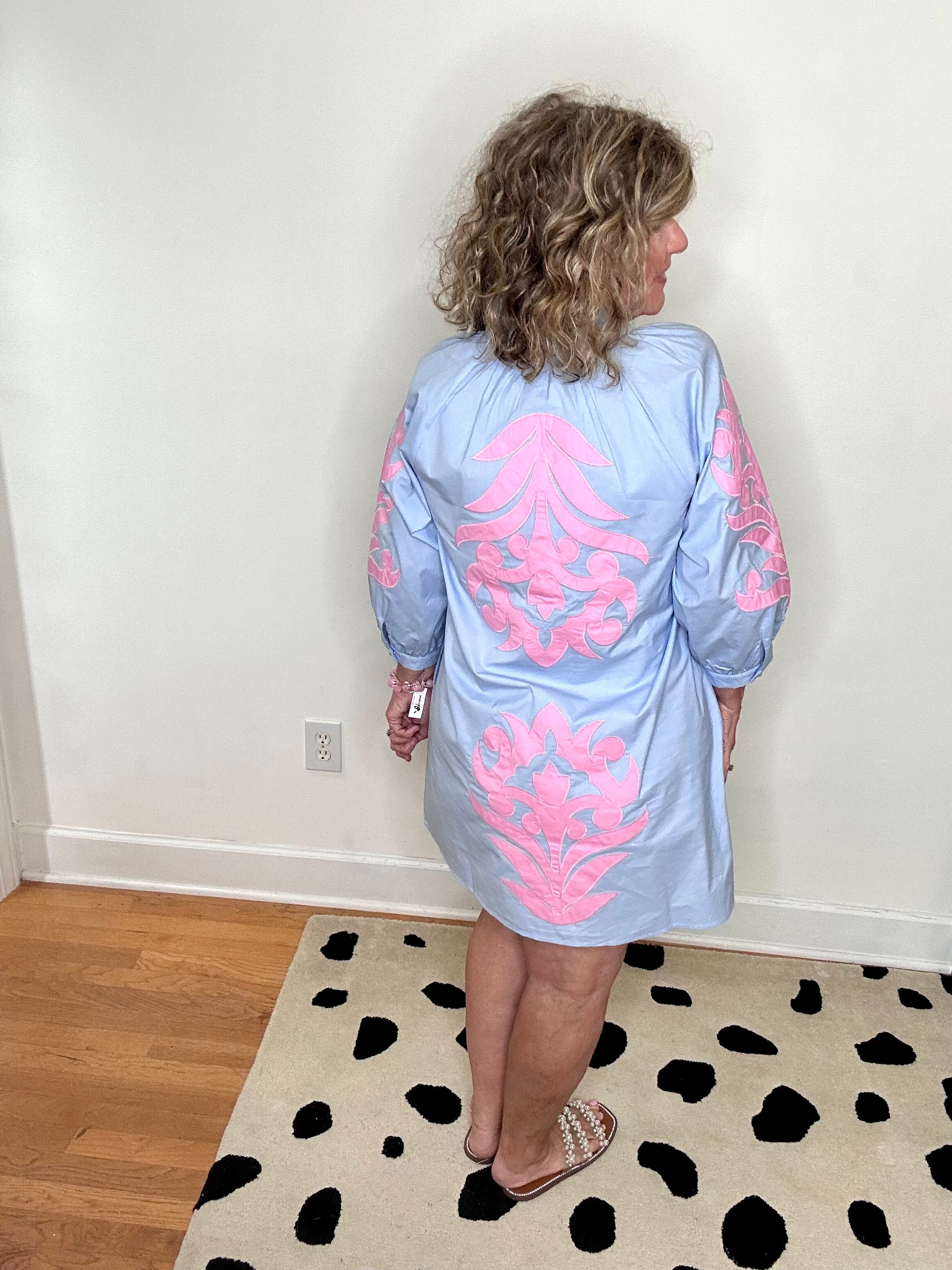 POWDER BLUE FLORAL APPLIQUE SHIFT DRESS