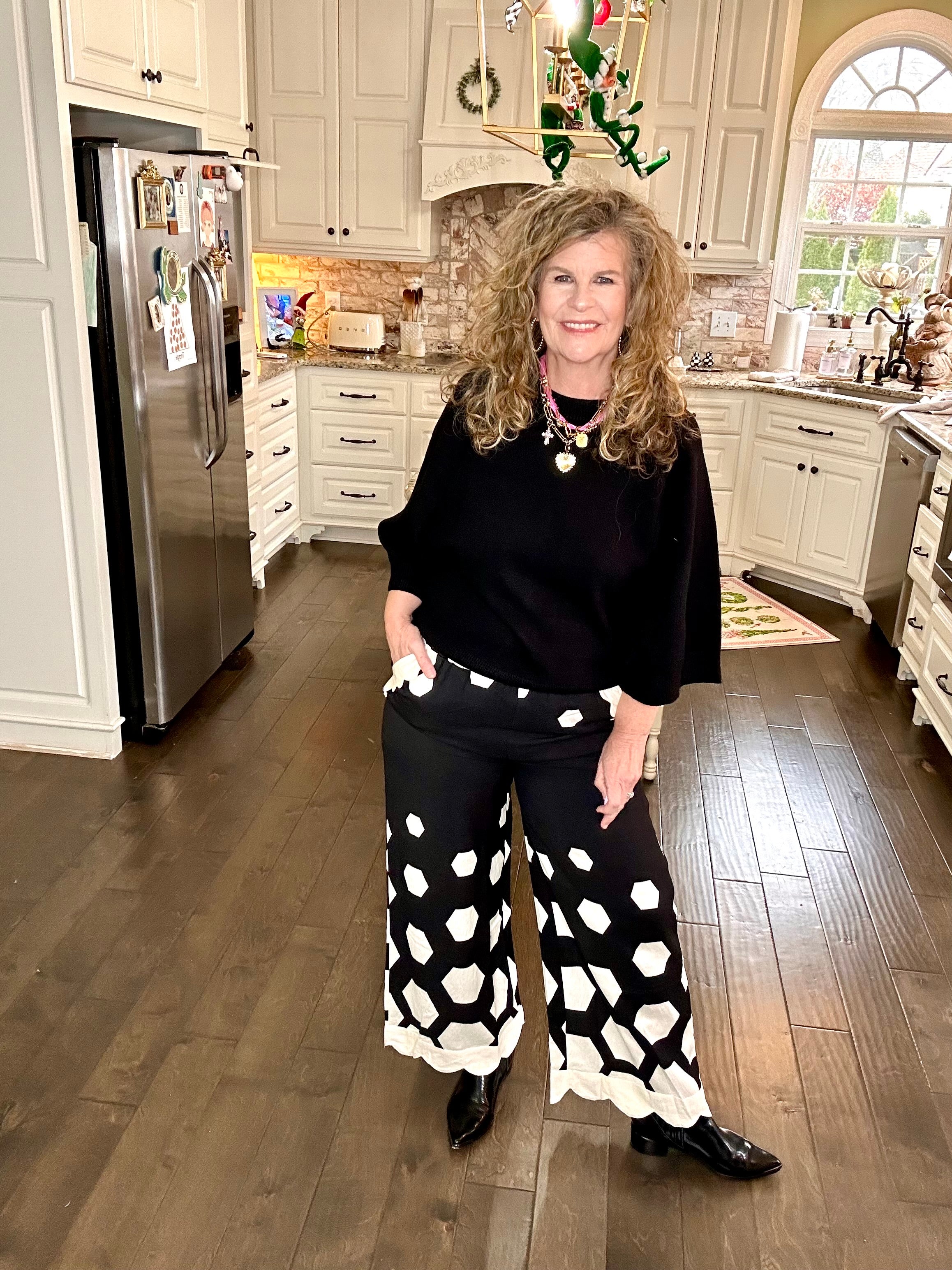 SPOT ON WIDE LEG PANT WITH SCALLOPED HEM