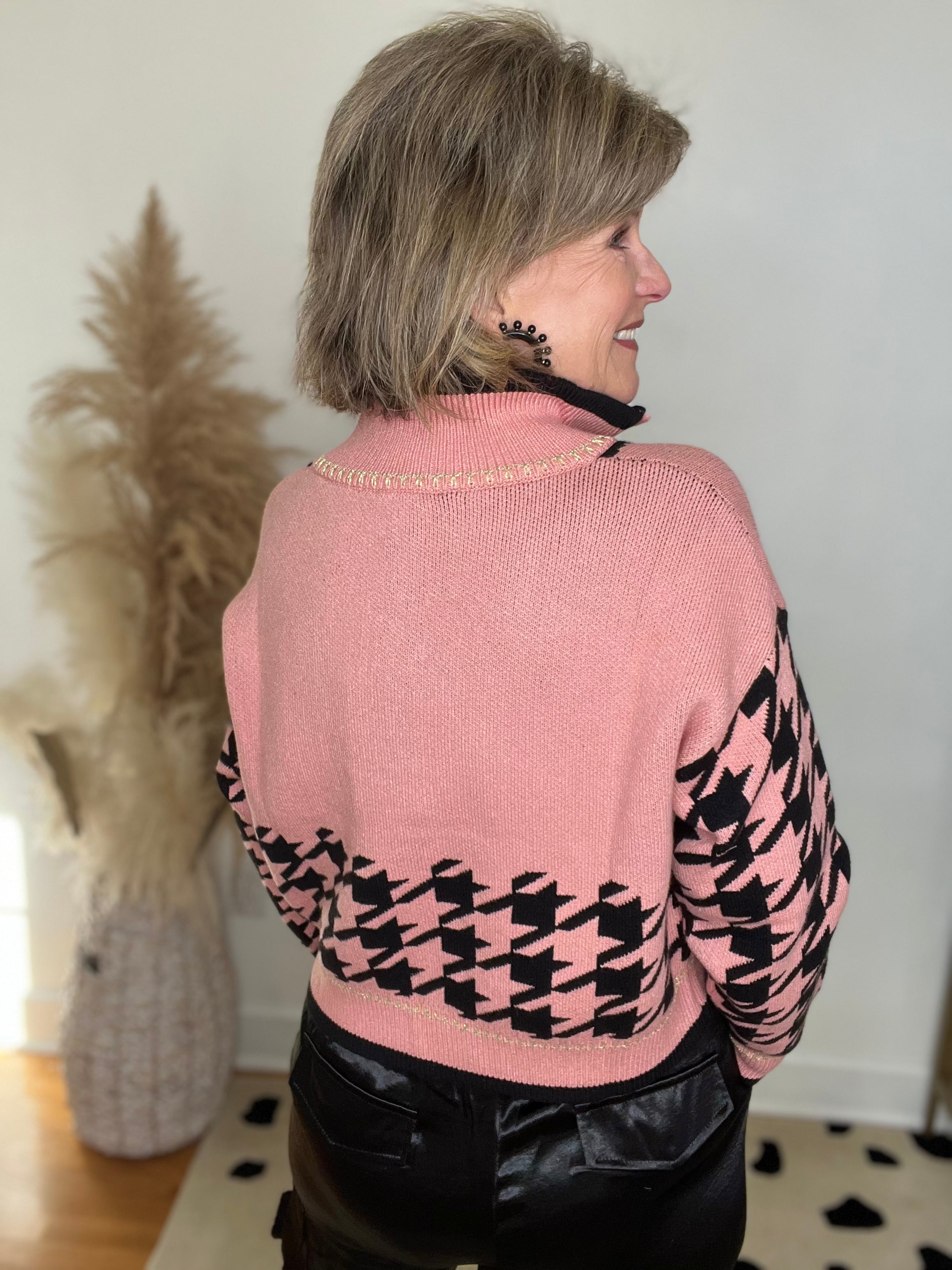 PINK AND BLACK HOUNDSTOOTH ZIP PULLOVER
