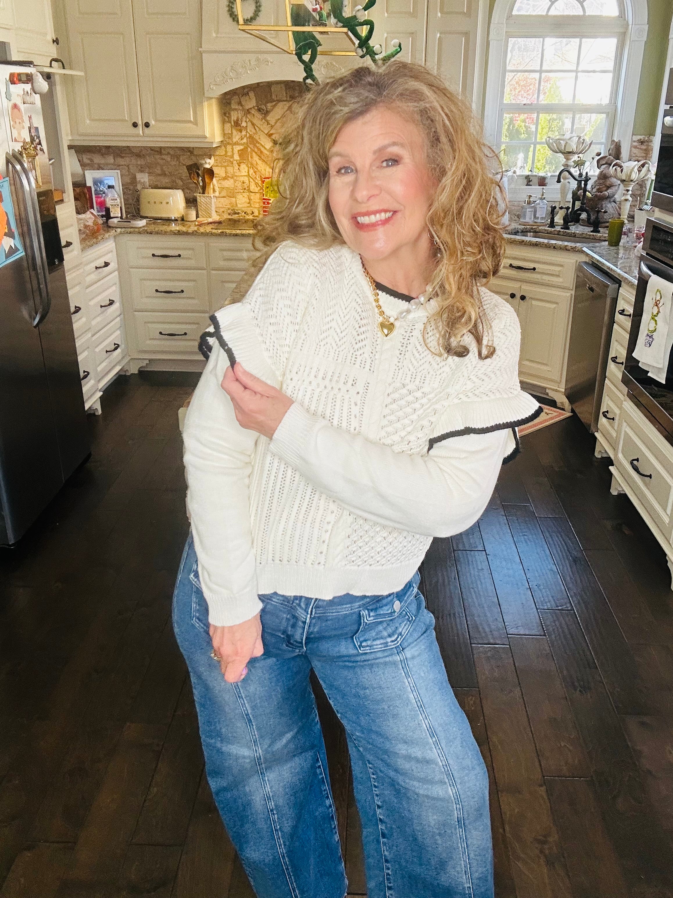 RUFFLED SHOULDER KNIT SWEATER