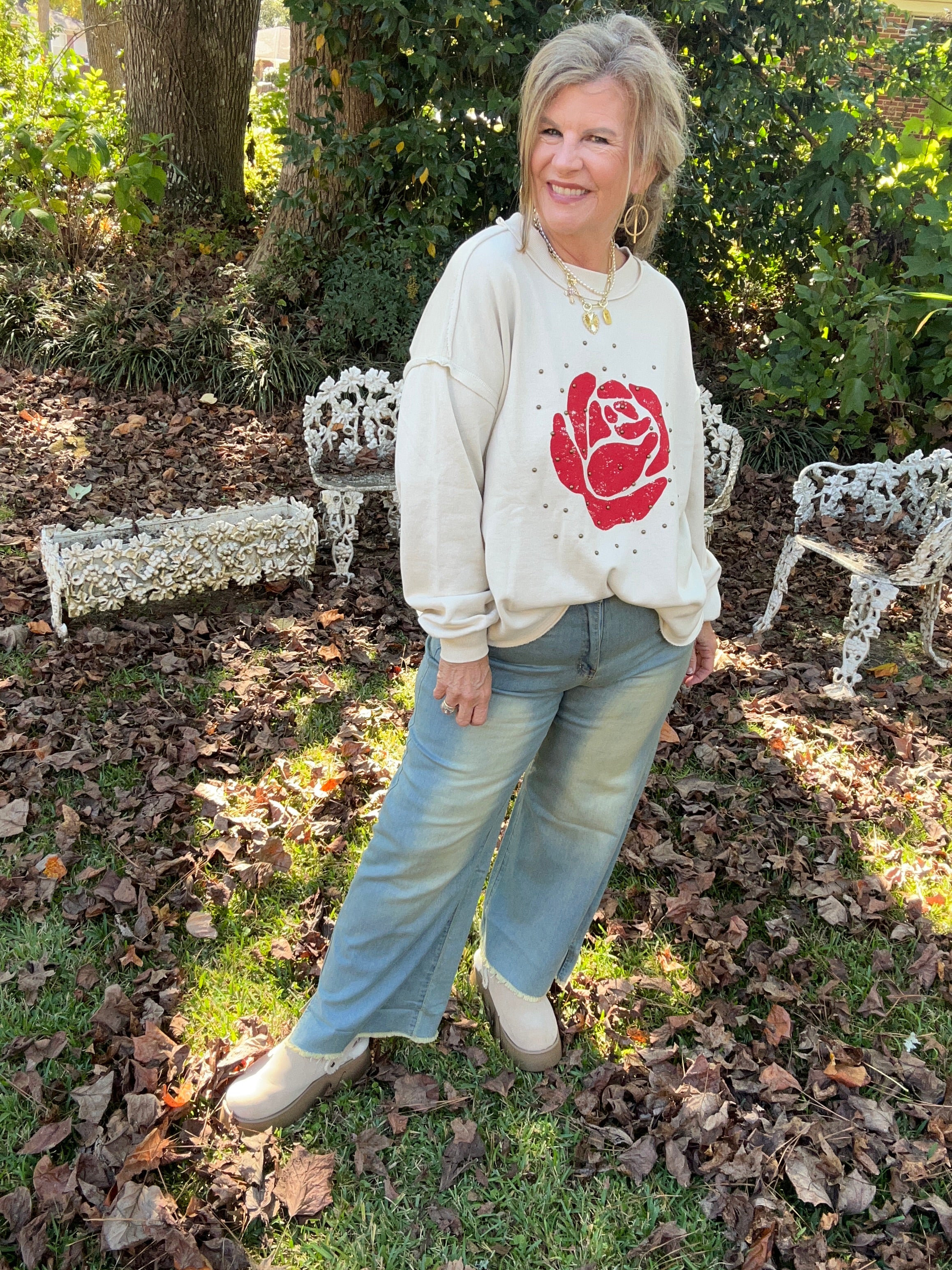 EVERY ROSE HAS ITS STYLE PULLOVER