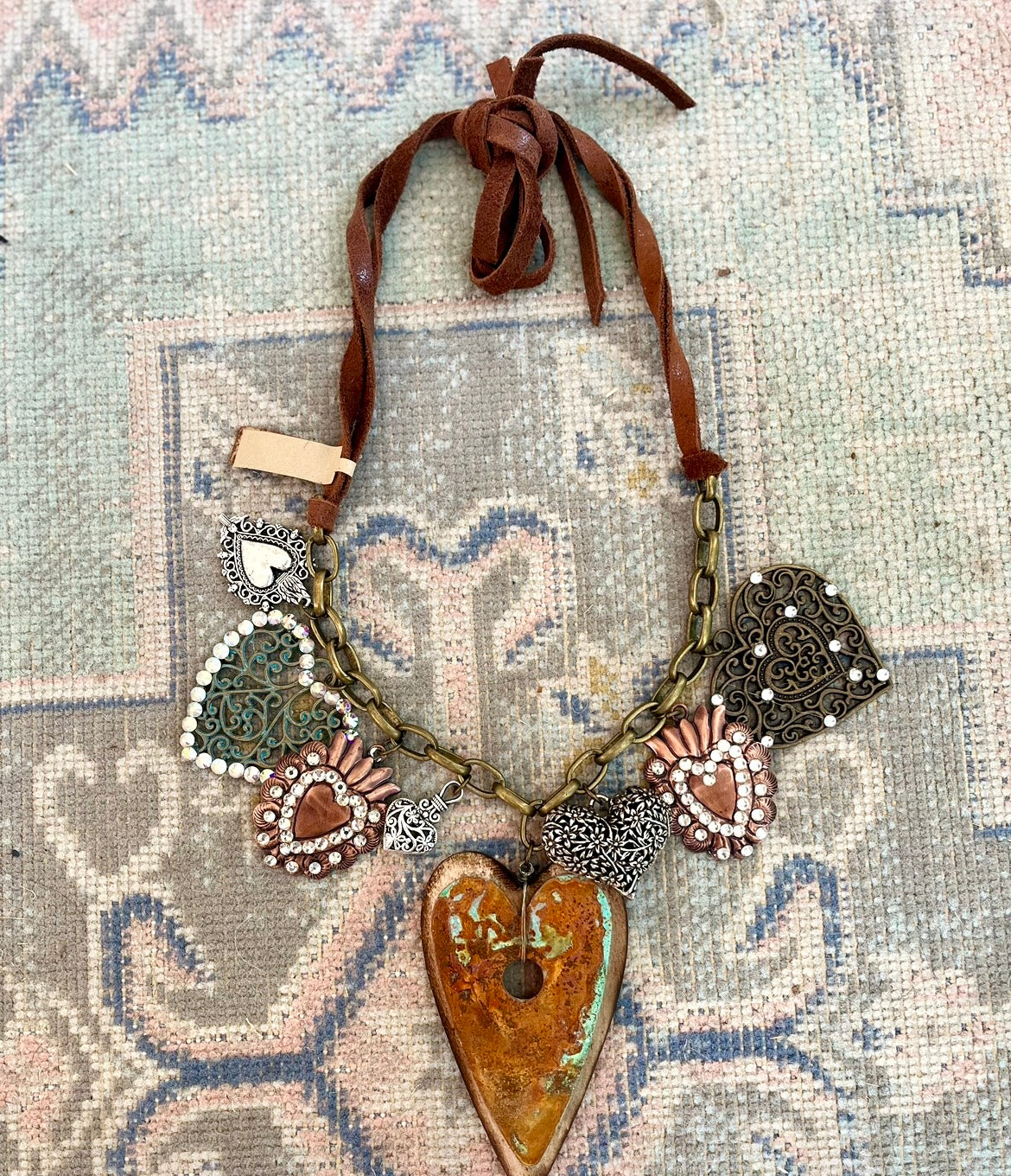 CHARMING HEARTS NECKLACE