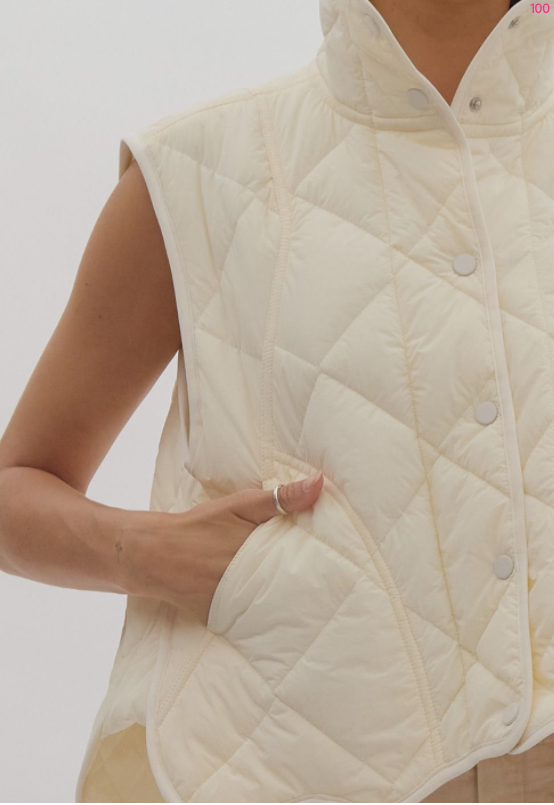 SCALLOPED QUILTED VEST- CREAM