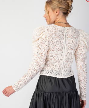 TIMELESS LACE BLOUSE