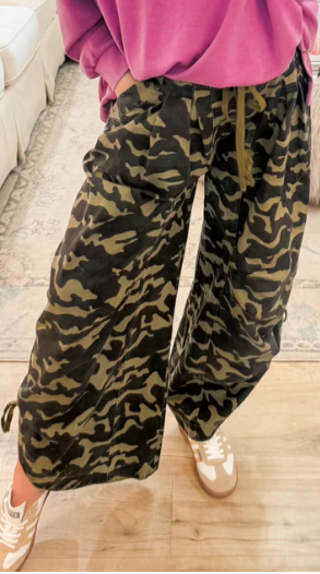 CAMO RUCHED PANTS