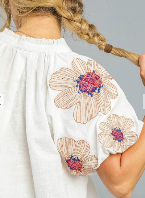EMBROIDERED FLOWER SLEEVE TOP