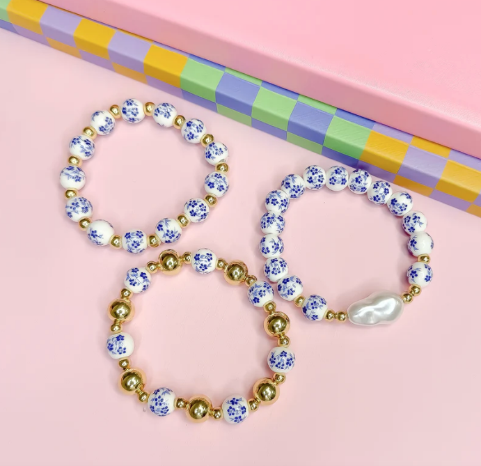 OLD FASHIONED BLUE AND WHITE BRACELET SET
