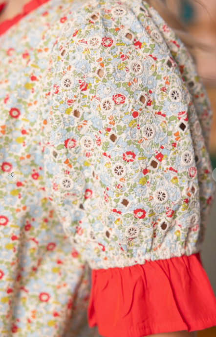RUFFLE FLORAL EMBROIDERED TOP